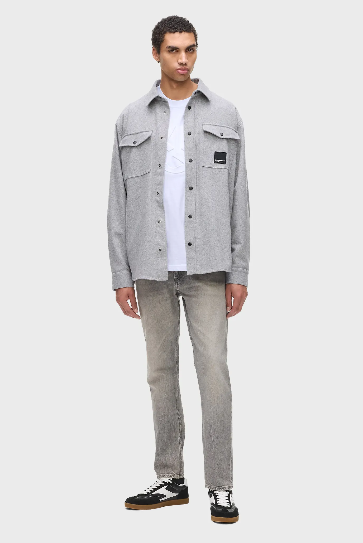 Мужская белая футболка embossed 2