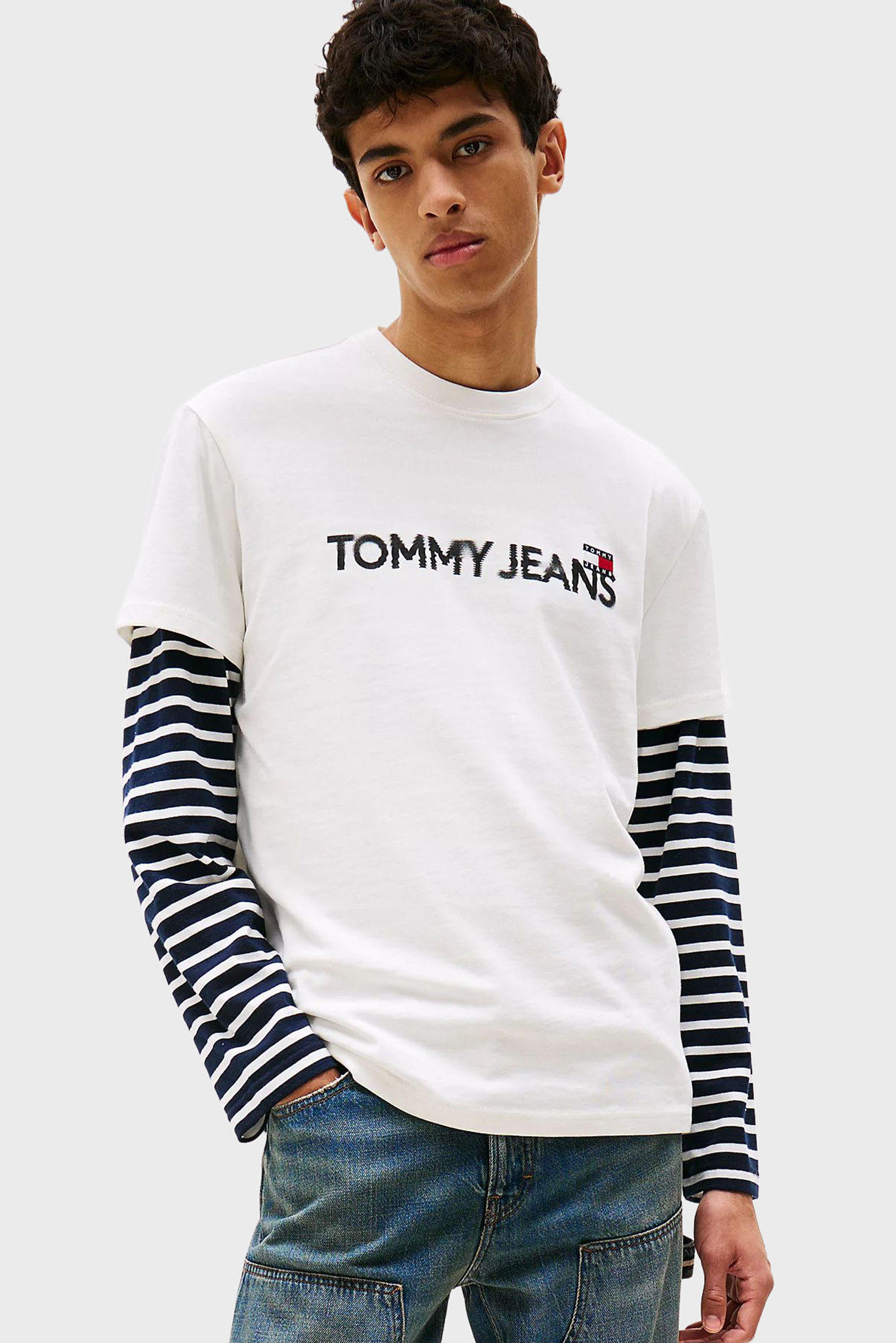 Мужская белая футболка REG BADGE PLAY Белый XXL Tommy Jeans DM0DM21585 Мужская белая футболка REG BADGE PLAY Белый XXL Tommy Jeans DM0DM21585