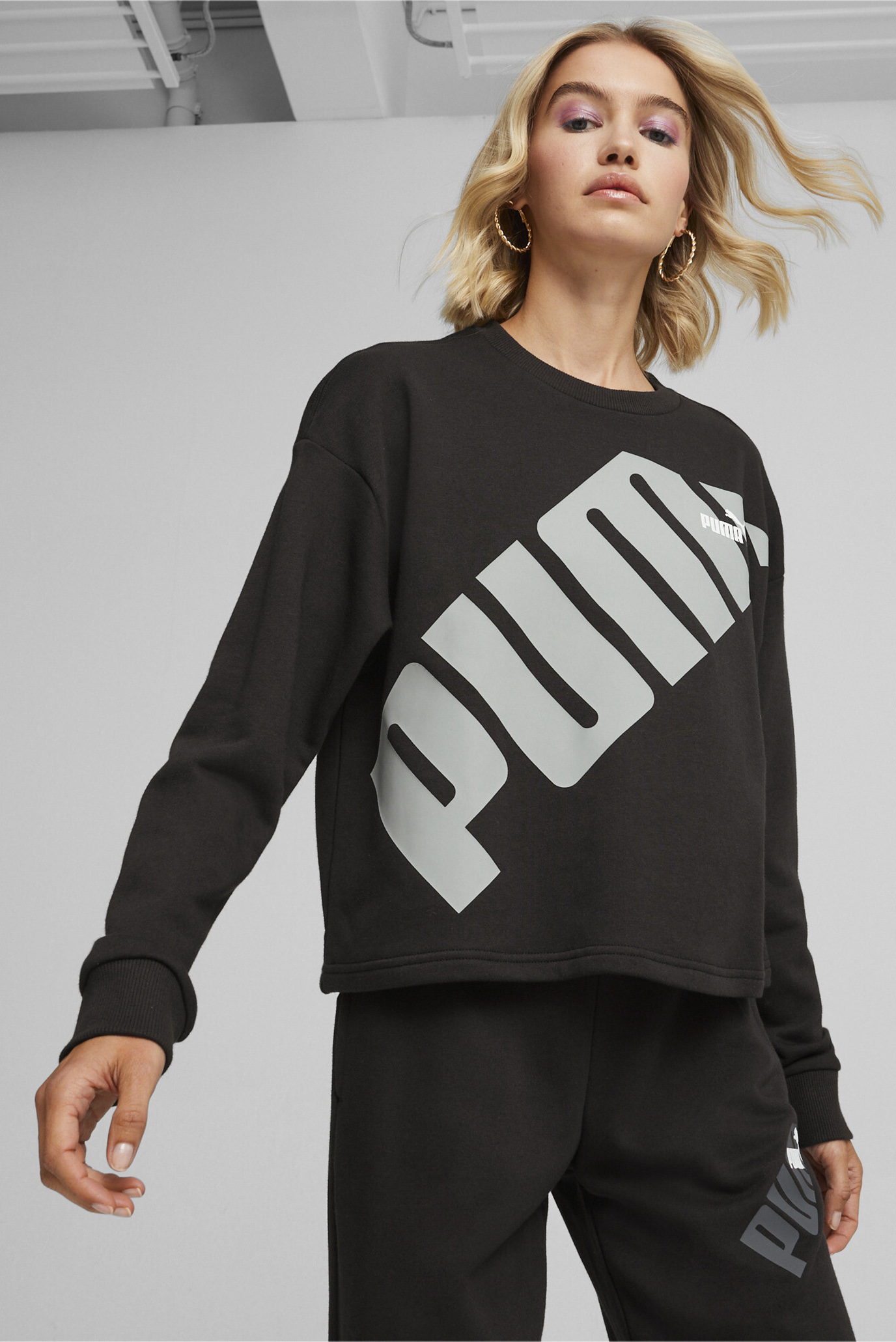 Женский черный свитшот PUMA POWER Women's Sweatshirt 1