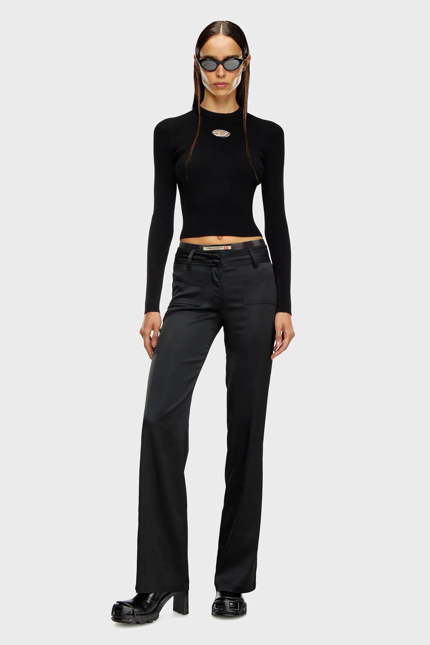 Жіночий чорний джемпер M-VALARI 2