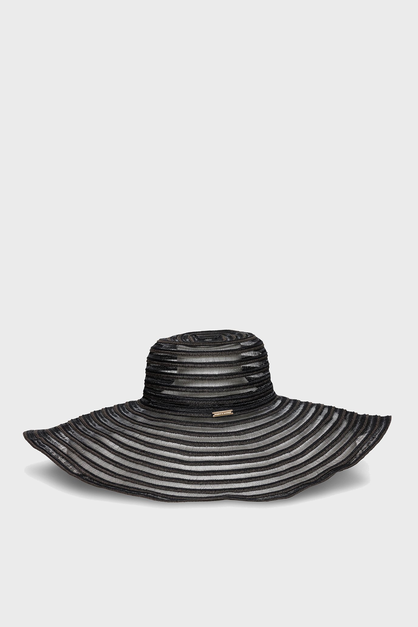 Женская черная шляпа 1