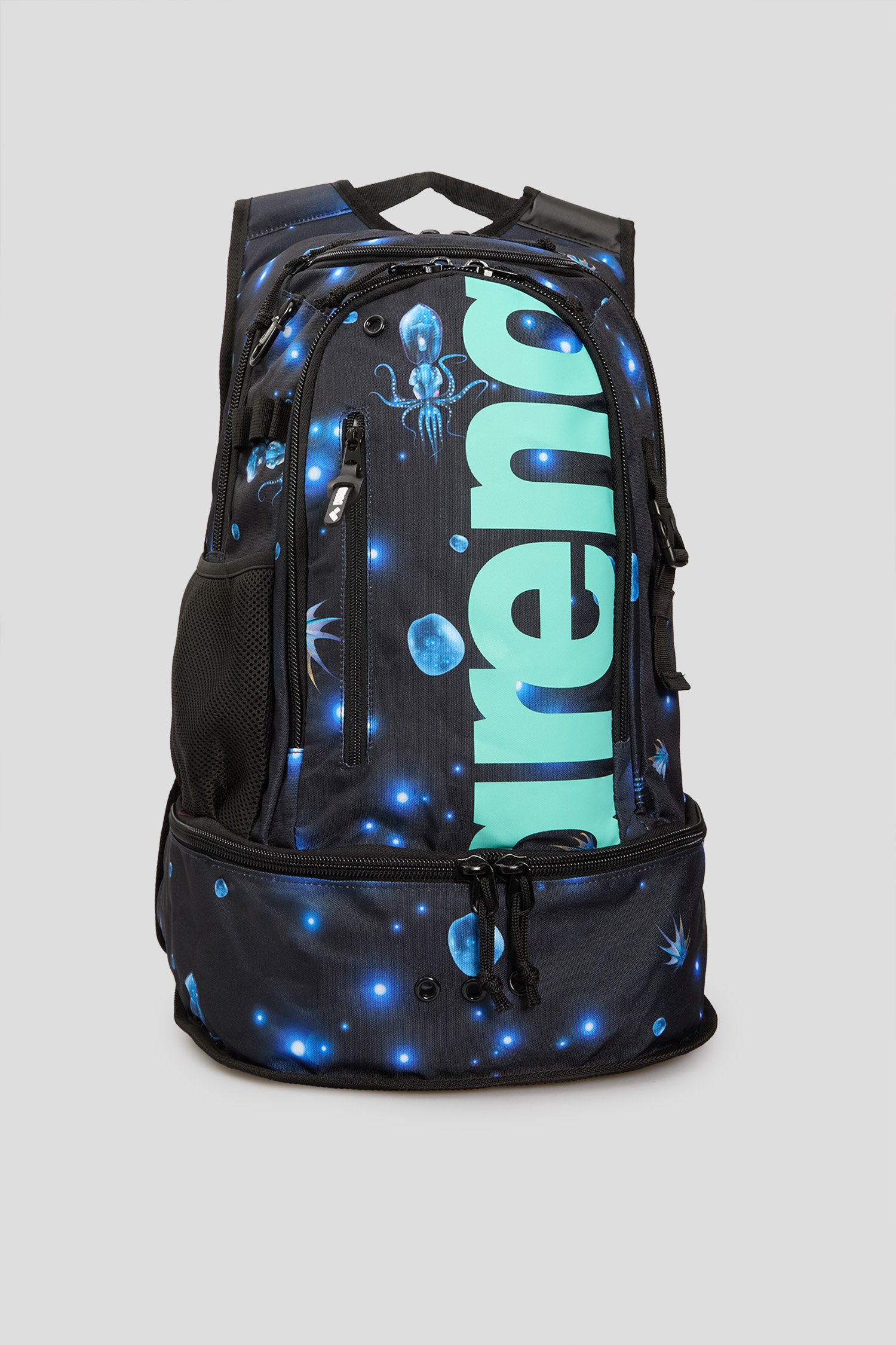 Темно-синий рюкзак с узором FASTPACK 3.0 ALLOVER Синий ONESIZE Arena 006188-105 Темно-синий рюкзак с узором FASTPACK 3.0 ALLOVER Синий ONESIZE Arena 006188-105