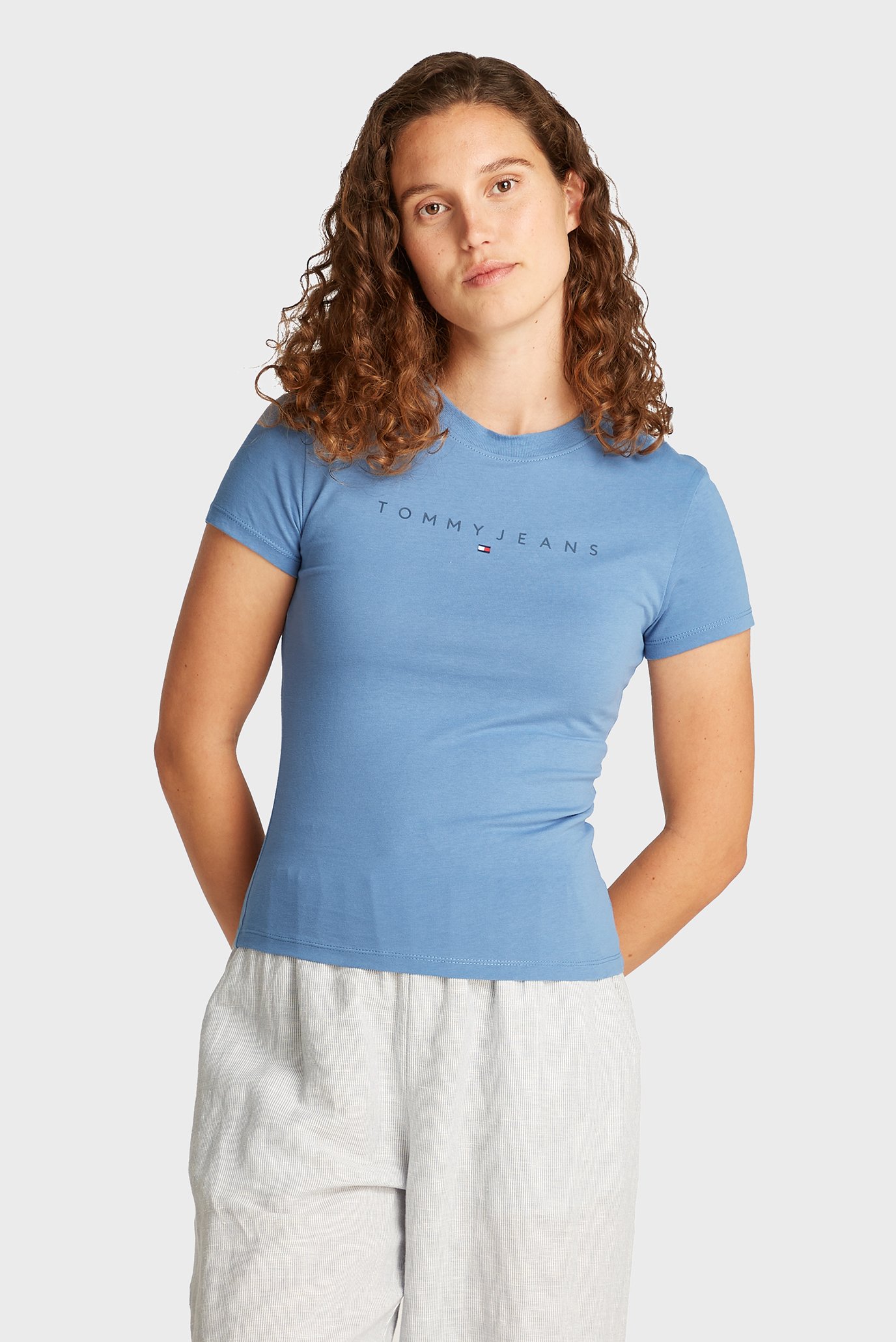 Женская голубая футболка TJW SLIM TONAL LINEAR Голубой XS Tommy Jeans DW0DW20315 Женская голубая футболка TJW SLIM TONAL LINEAR Голубой XS Tommy Jeans DW0DW20315