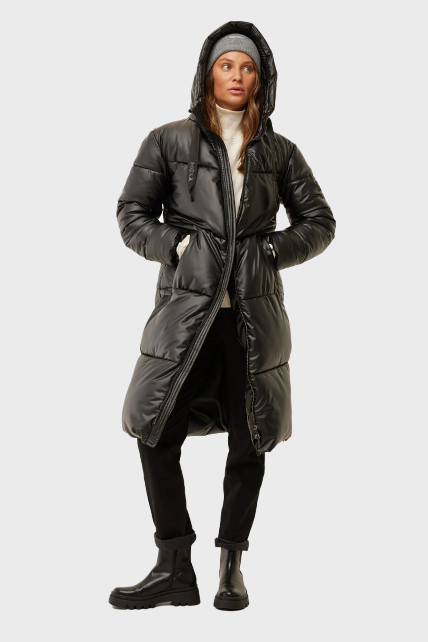 Жіноча чорна куртка 1