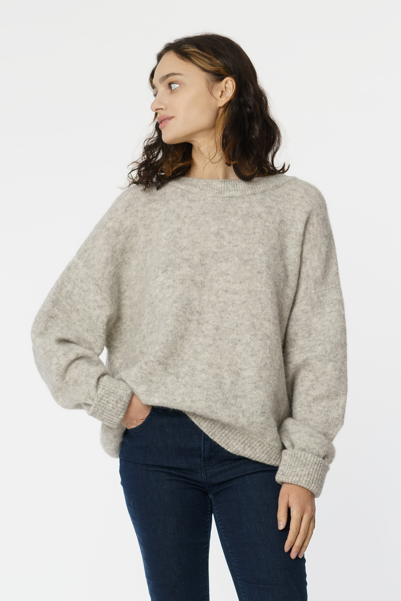 Женский серый шерстяной свитер 1