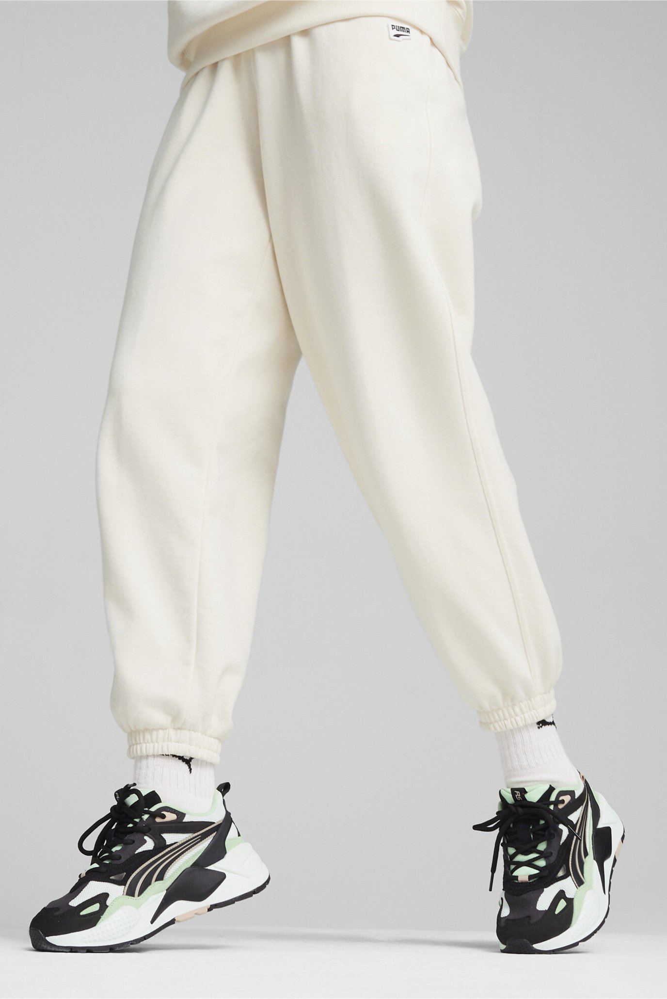 Жіночі білі спортивні штани DOWNTOWN Women's Relaxed Sweatpants 1