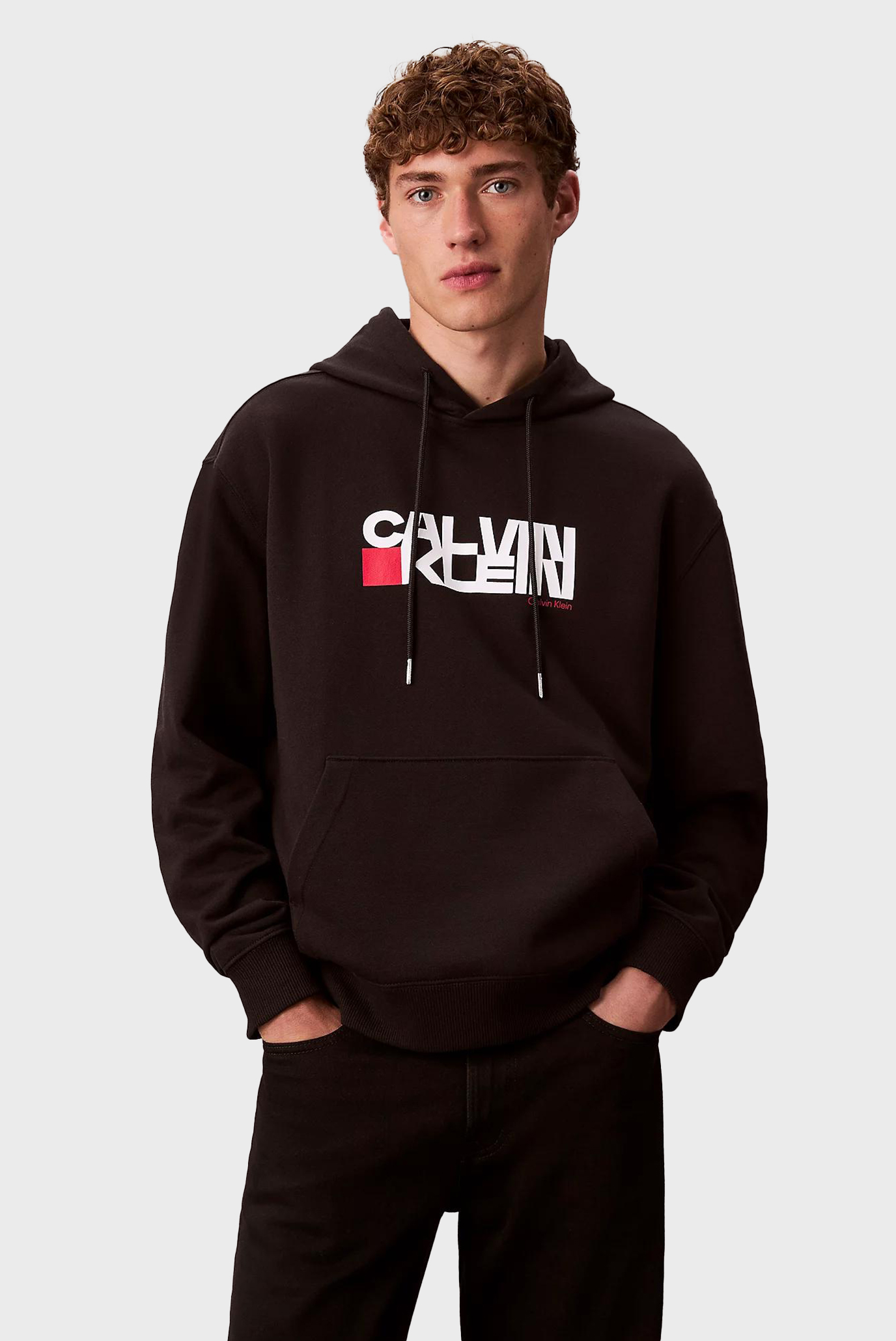 Мужское черное худи REDBOX GRAPHIC Черный L Calvin Klein Jeans LV04RD258G Мужское черное худи REDBOX GRAPHIC Черный L Calvin Klein Jeans LV04RD258G