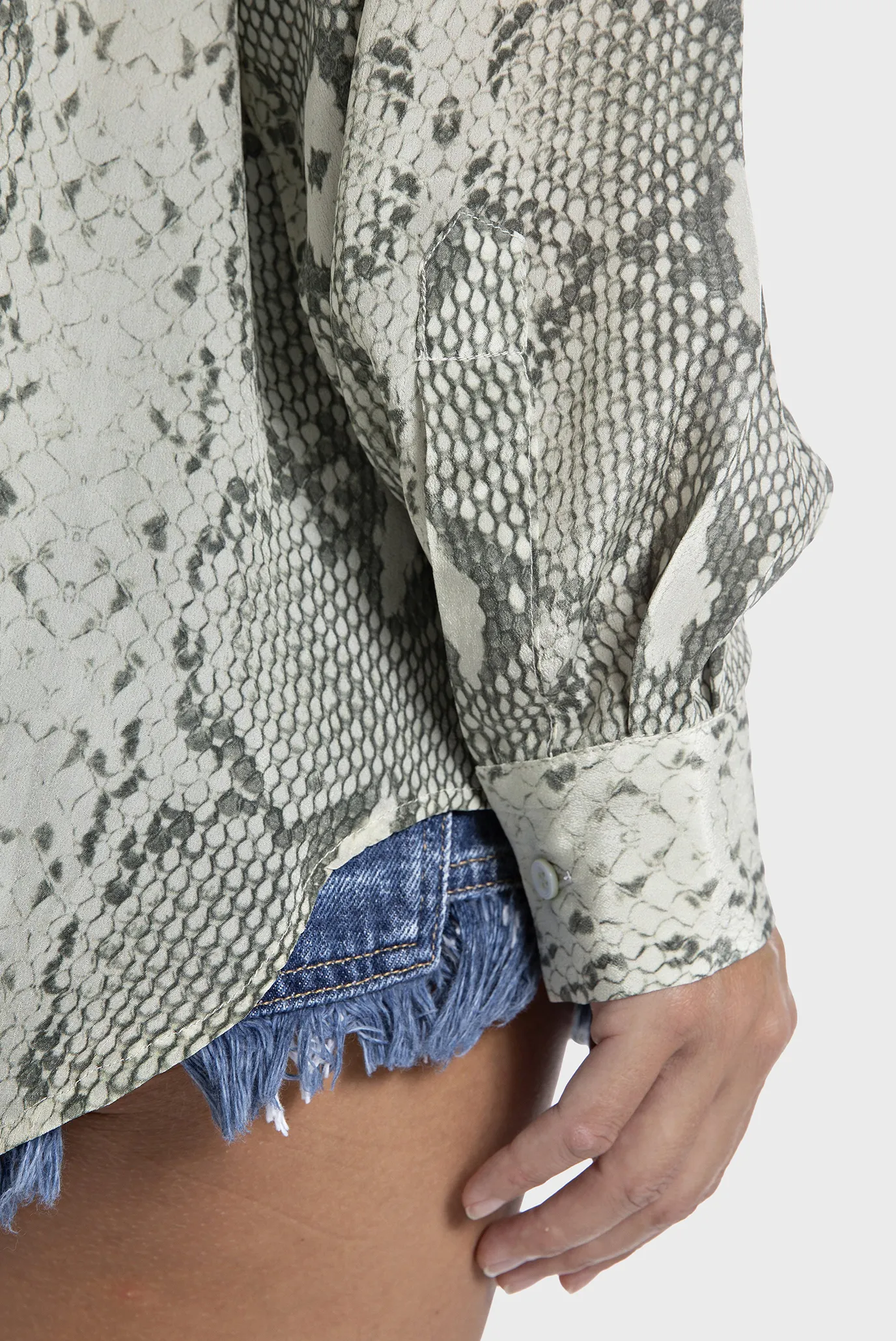 Жіноча блуза з візерунком 6