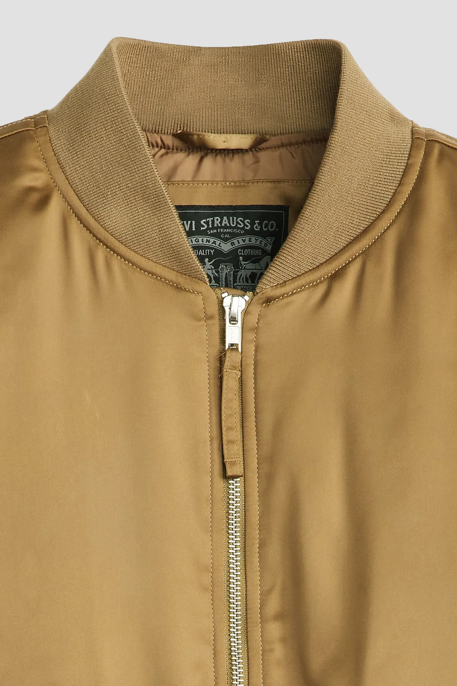 Жіночий коричневий бомбер 5