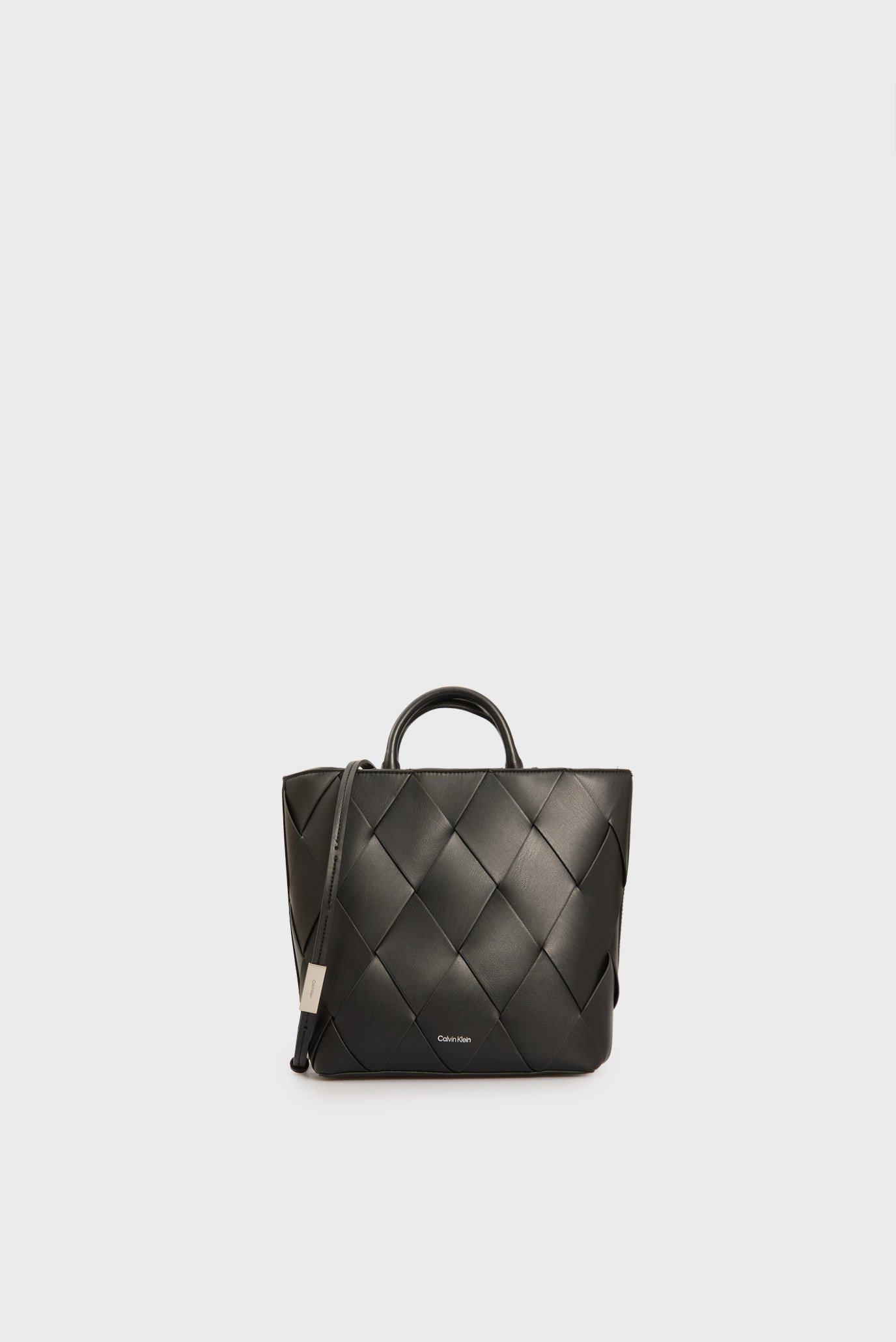 Женская черная сумка CK WOVEN MEDIUM TOTE Черный ONESIZE Calvin Klein K60K613176 Женская черная сумка CK WOVEN MEDIUM TOTE Черный ONESIZE Calvin Klein K60K613176