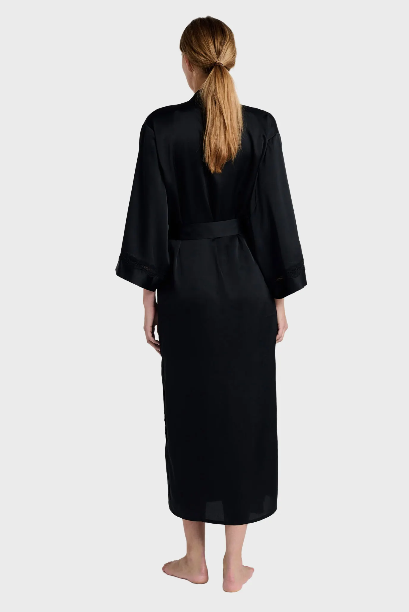 Женский черный халат RENY 3