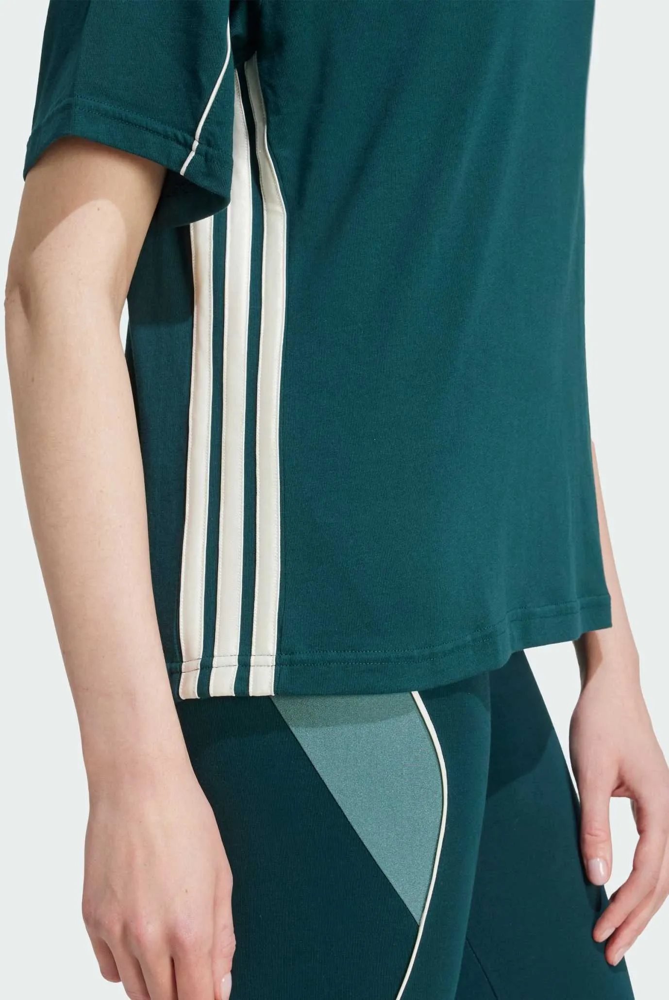 Жіноча зелена футболка Stadium 3-Stripes 5