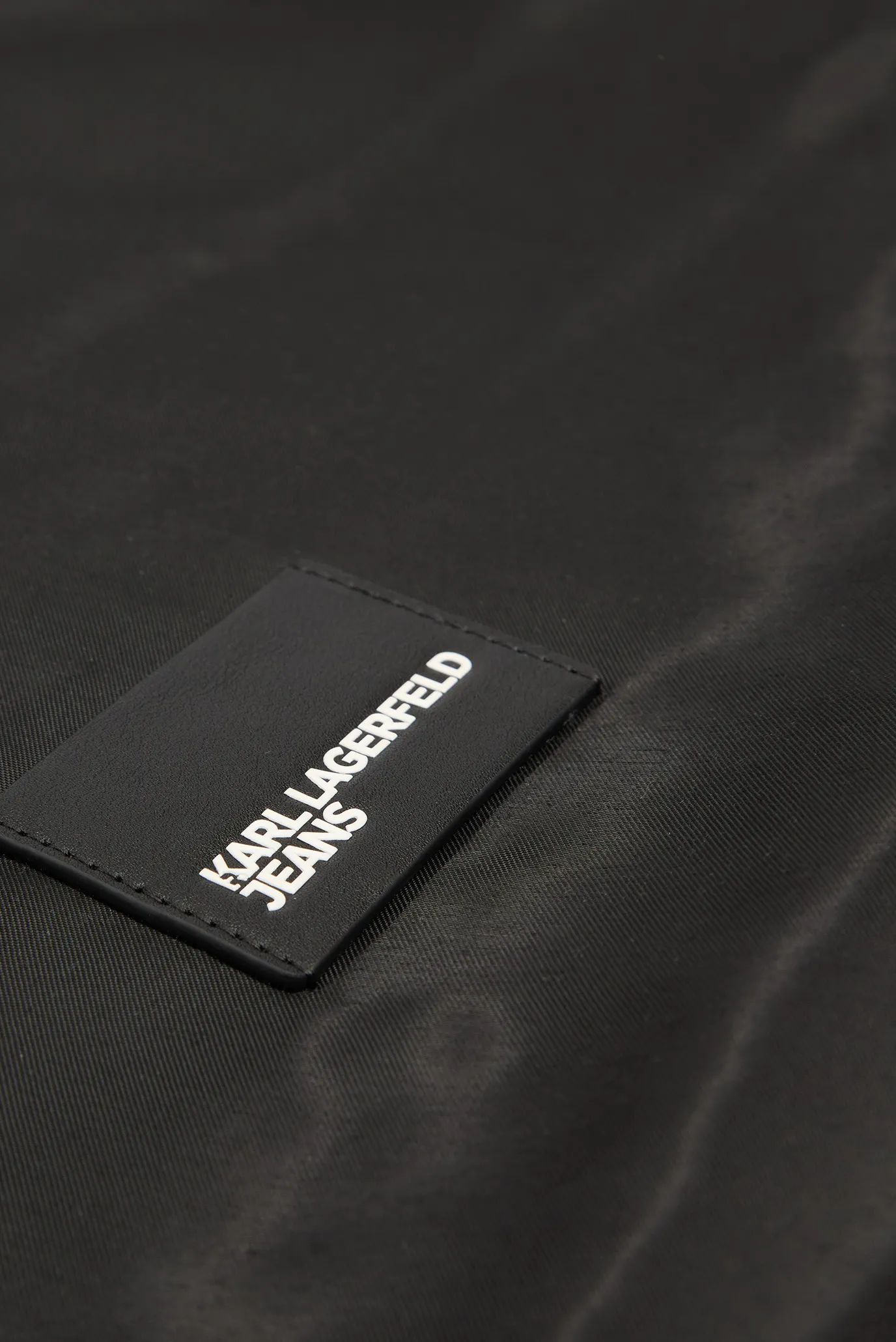 Жіноча чорна сумка glossy 5