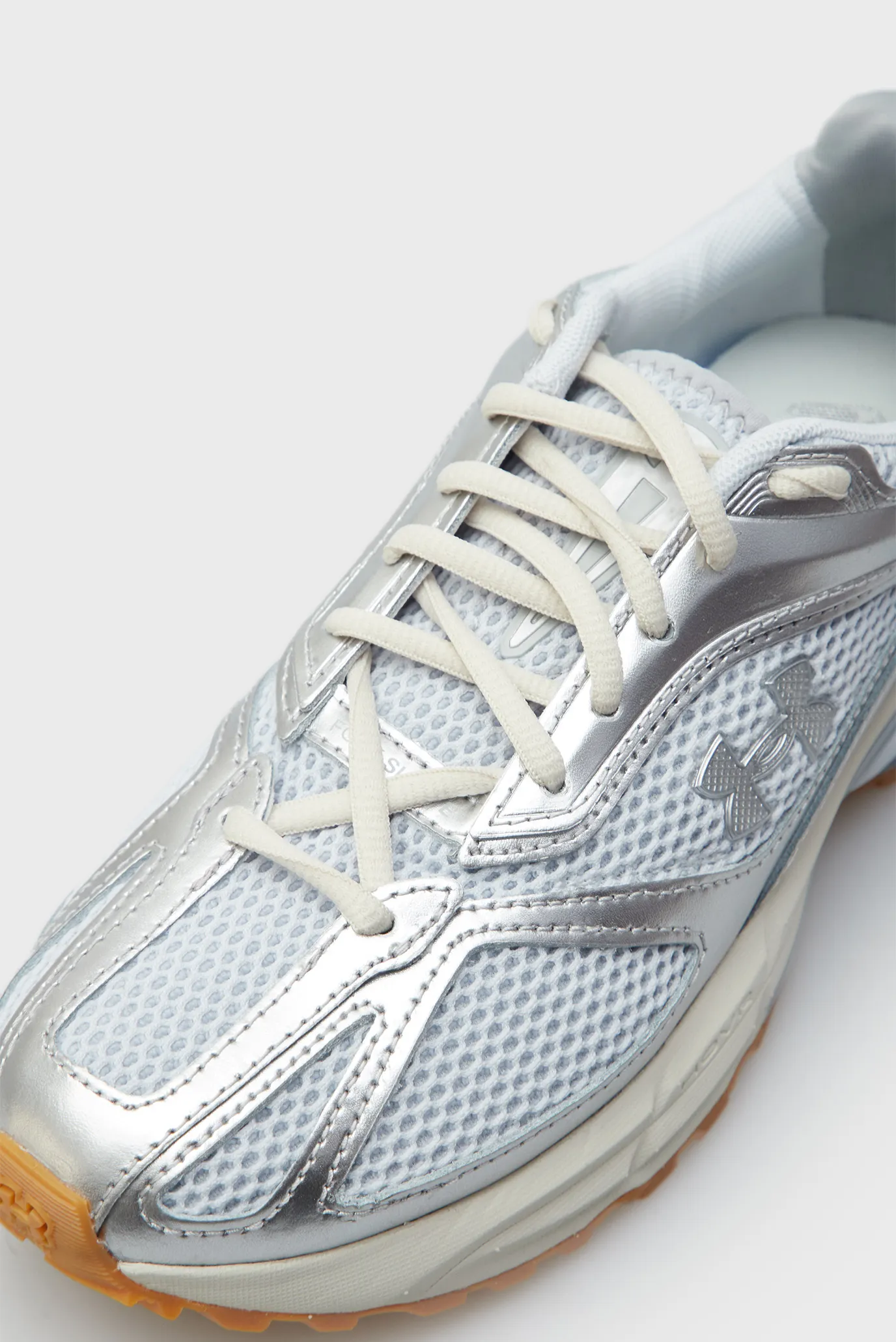 Серебристые кроссовки UA HOVR Apparition RTRFTR SD 2