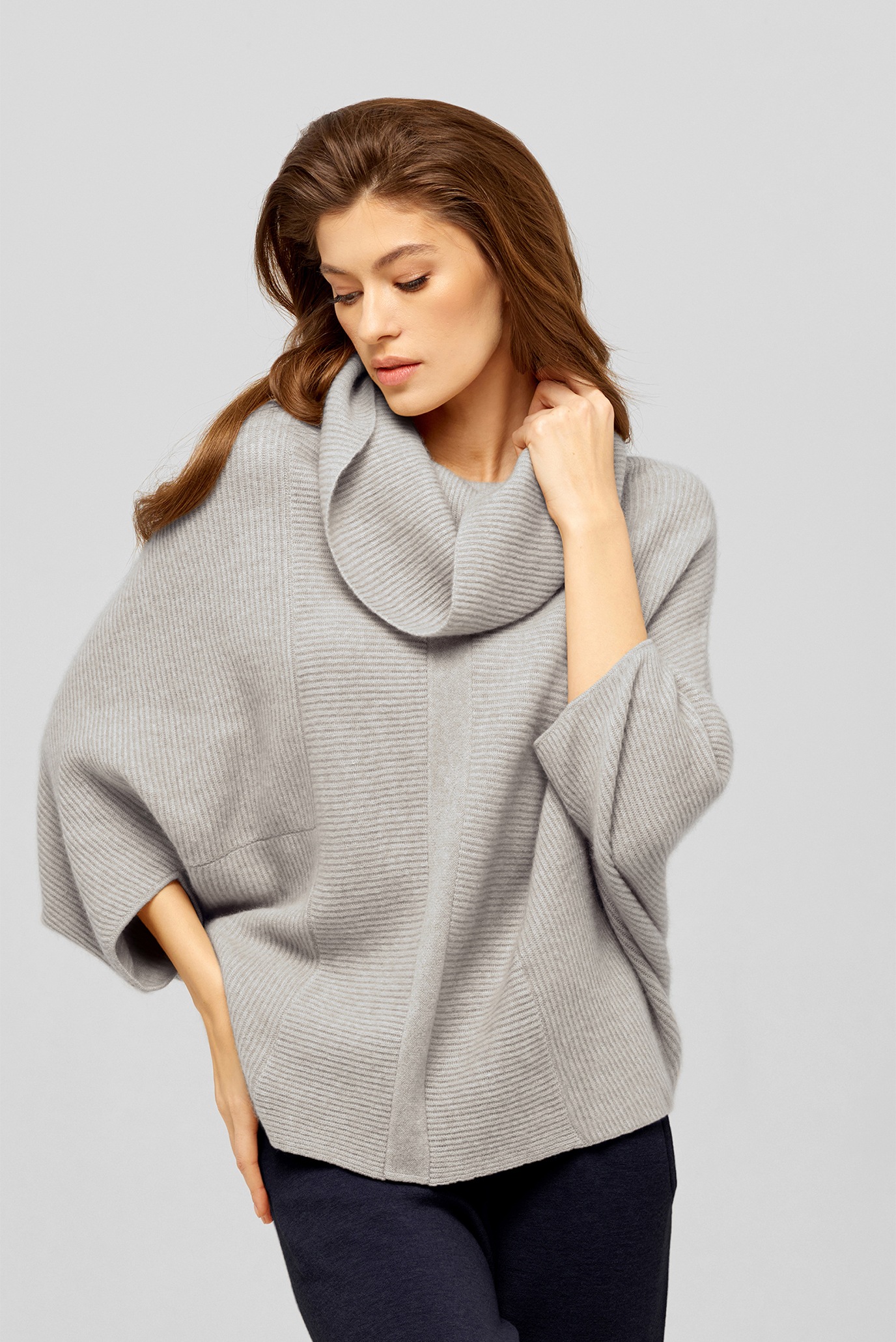 Жіночий сірий кашеміровий светр 1
