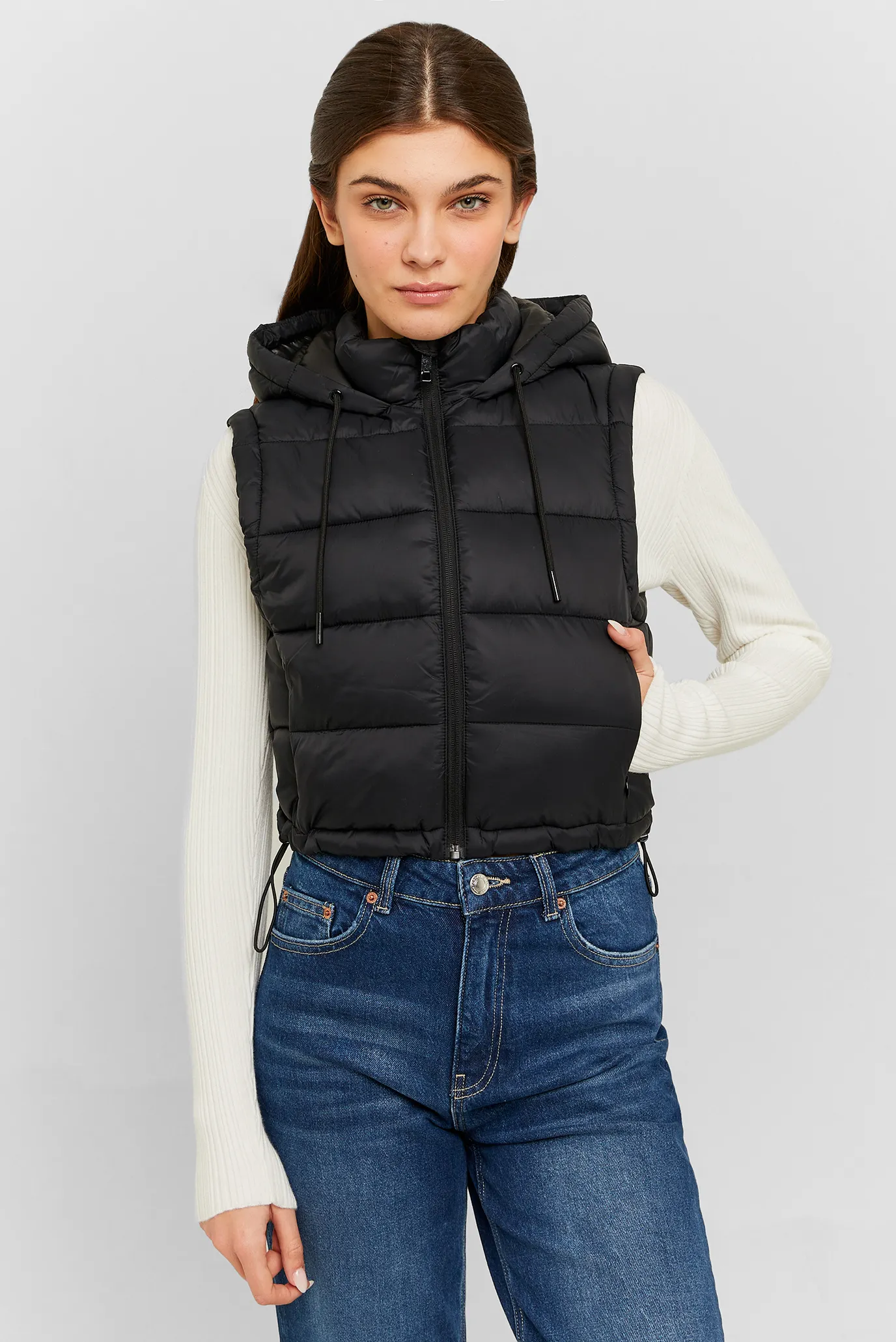 Жіночий чорний жилет 1