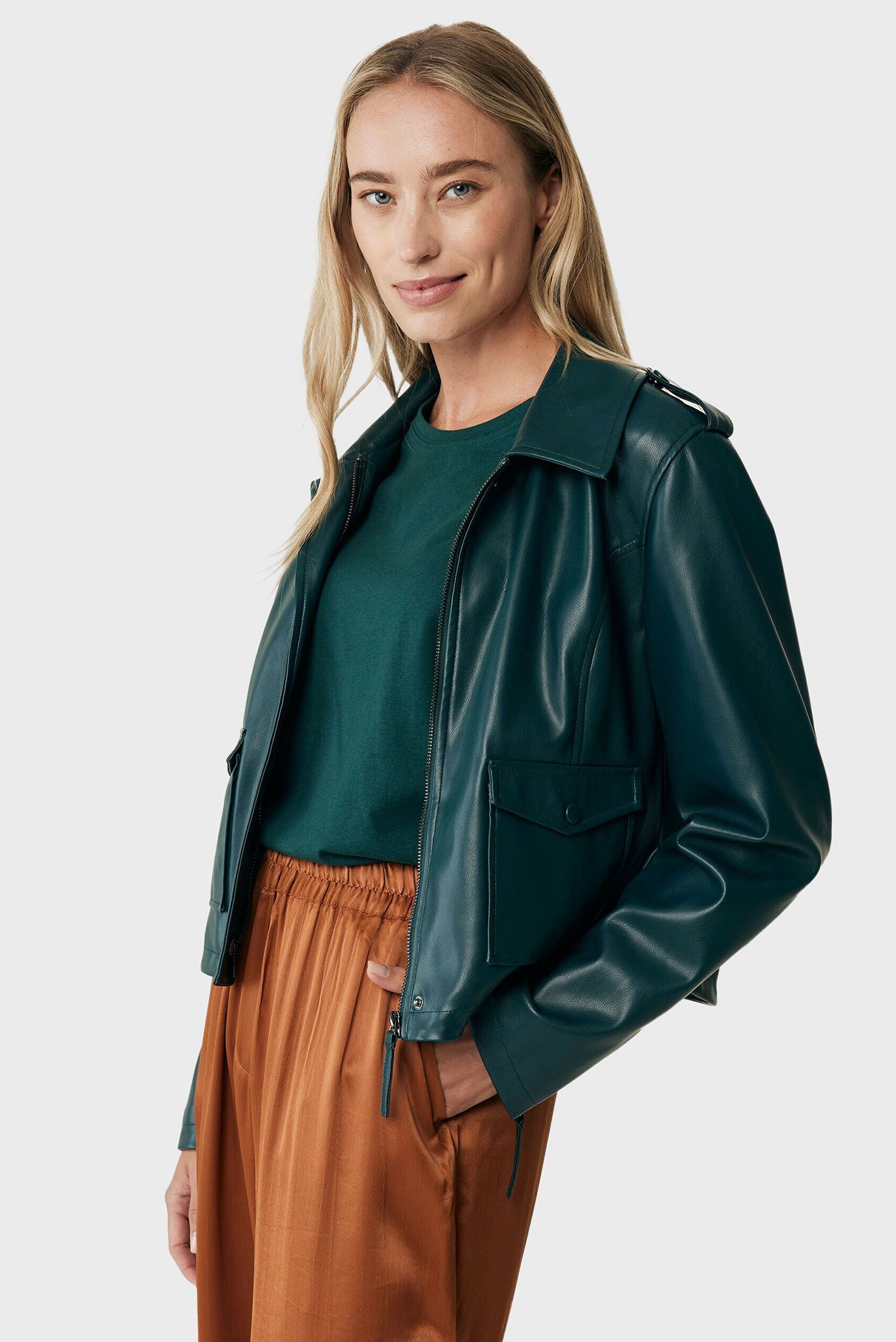 Жіноча зелена куртка 1