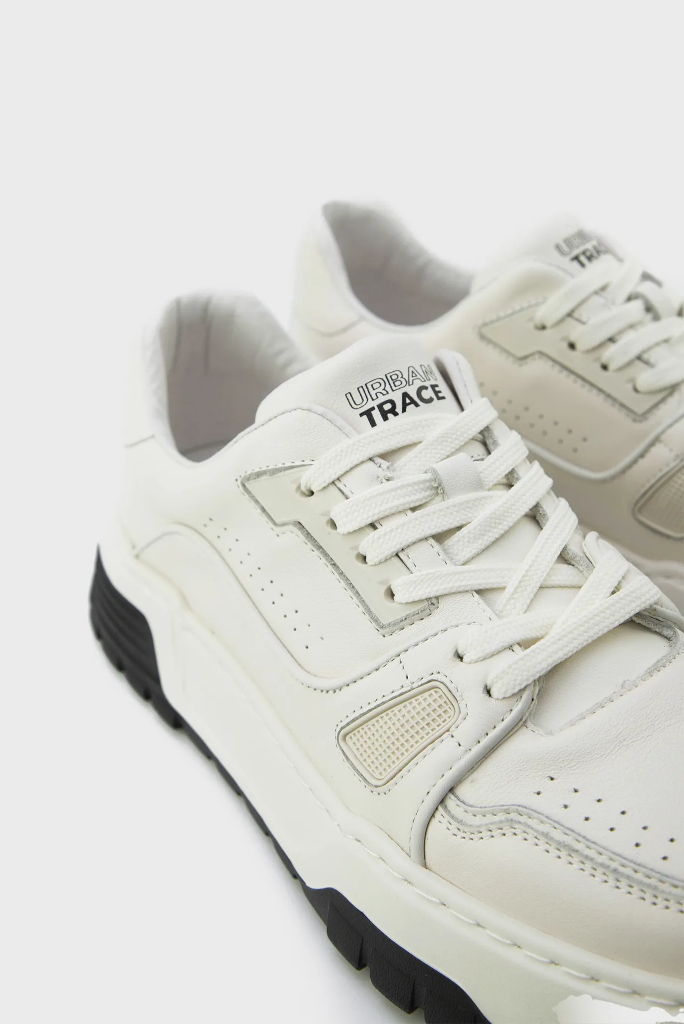 Мужские белые кожаные кроссовки 2