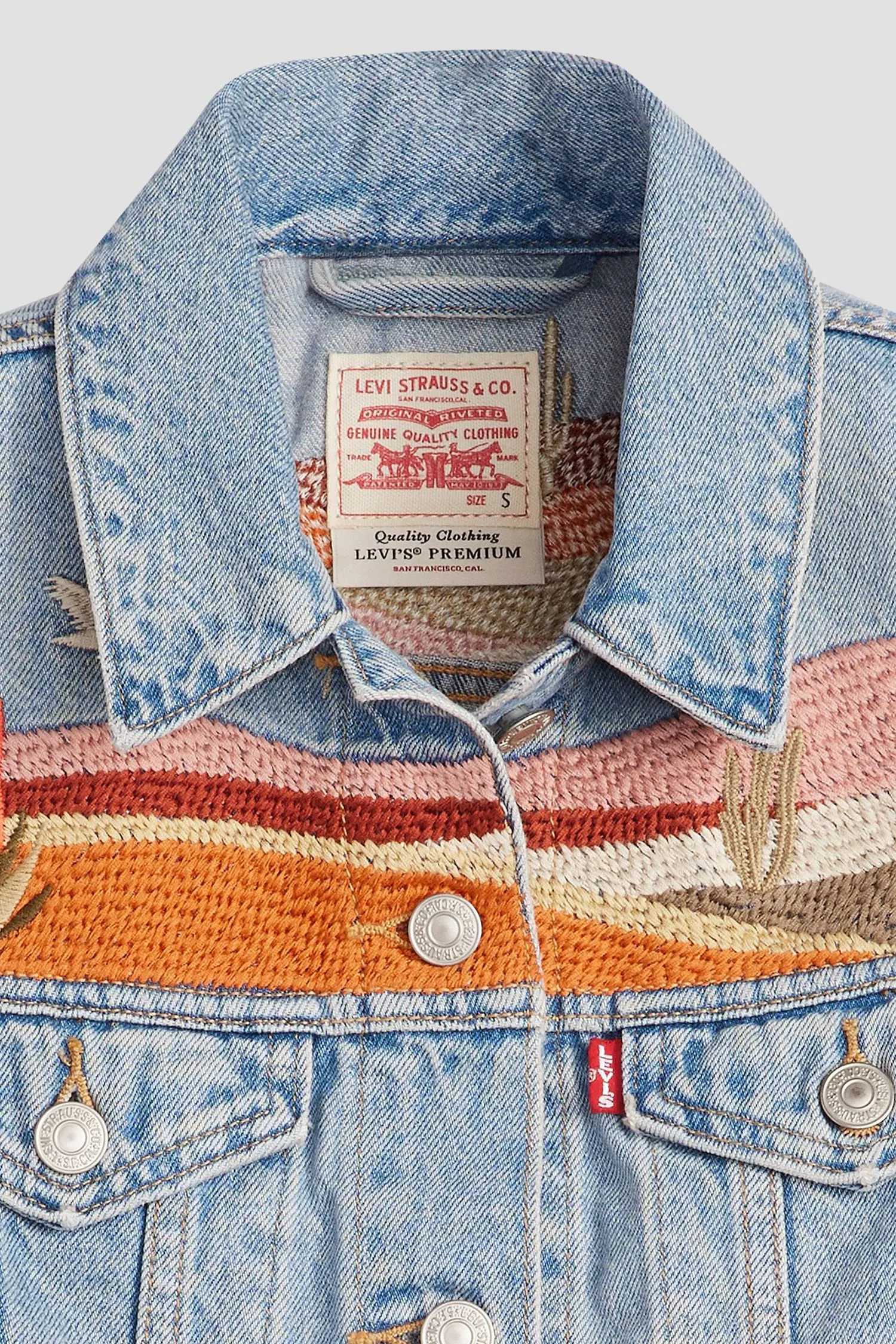 Жіночий блакитний джинсовий жилет 5