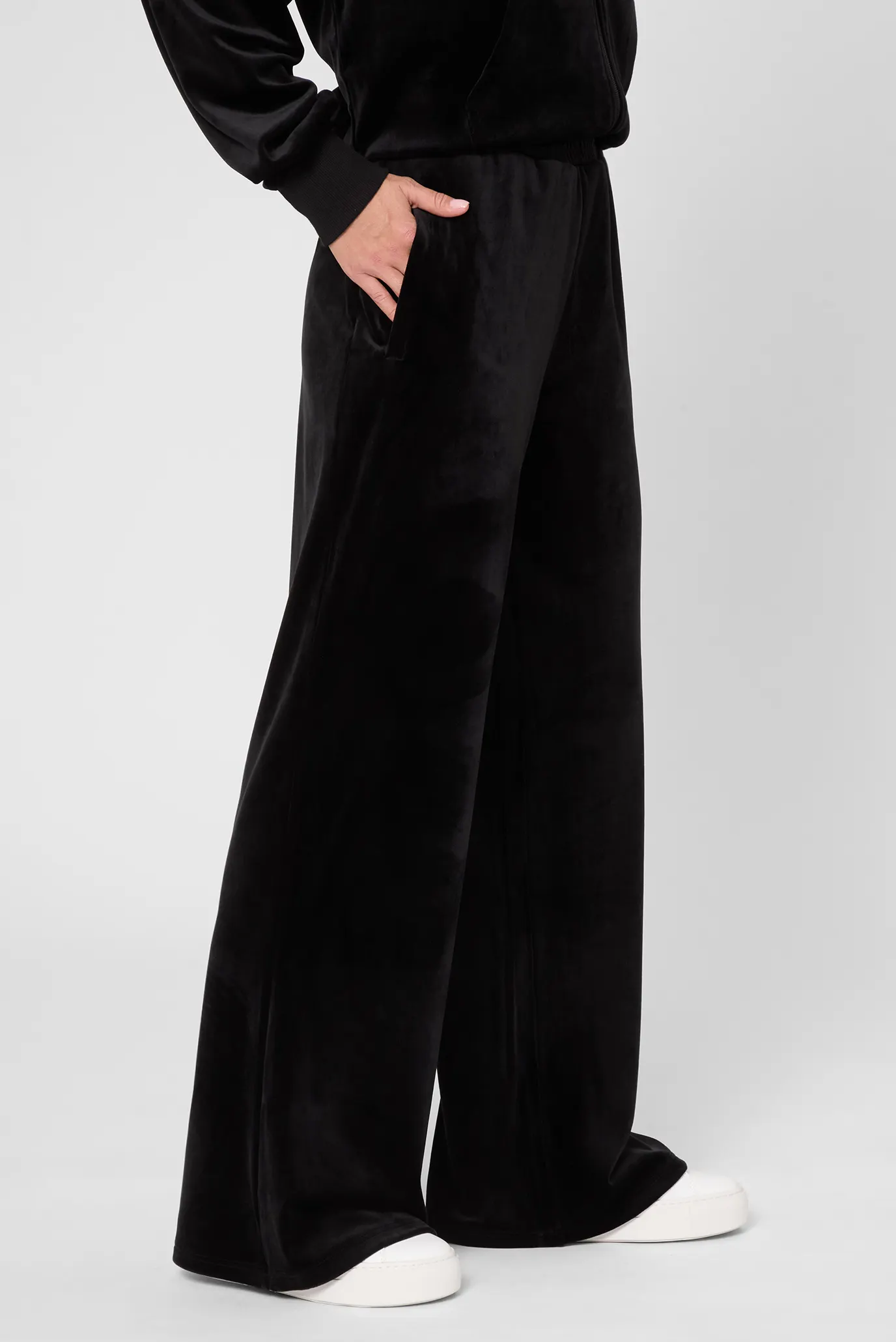 Женские черные велюровые спортивные брюки 3