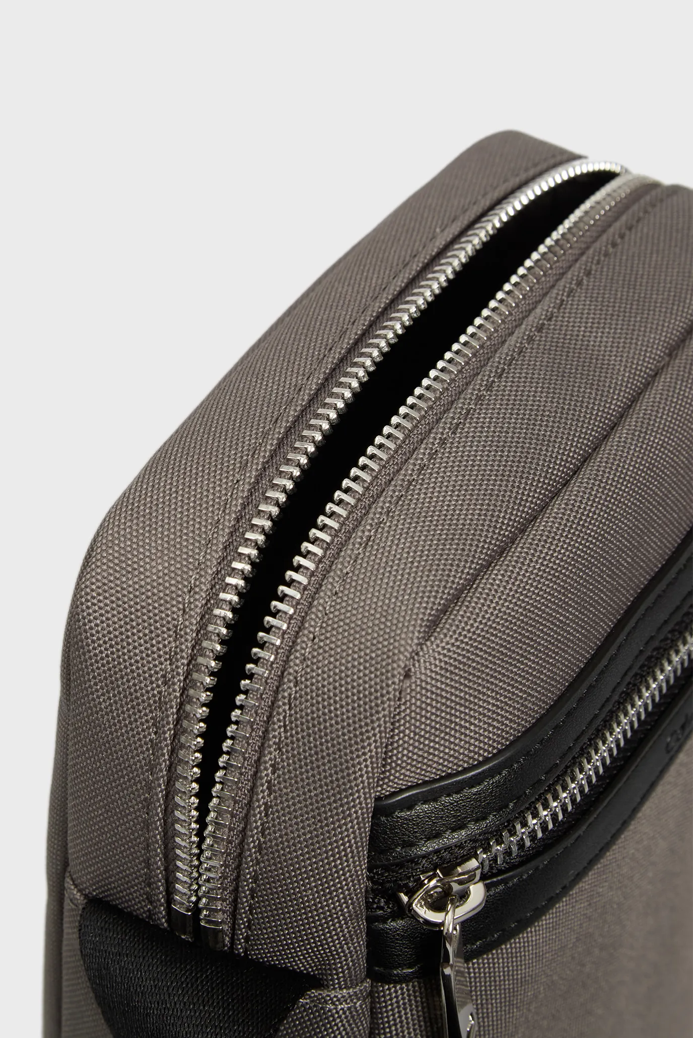 Мужская серая сумка CONTRAST REPORTER 2