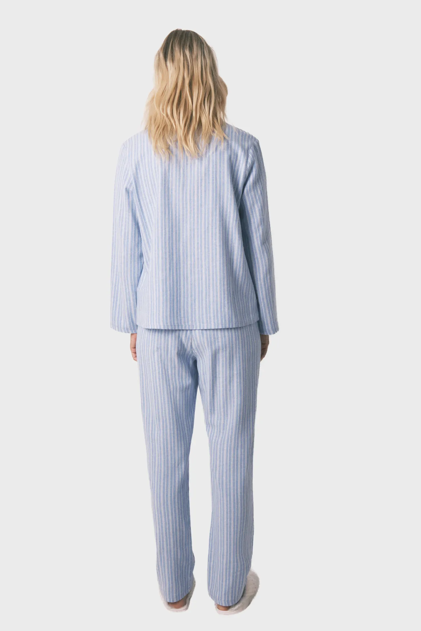 Жіноча блакитна піжама у смужку (сорочка, брюки) 2