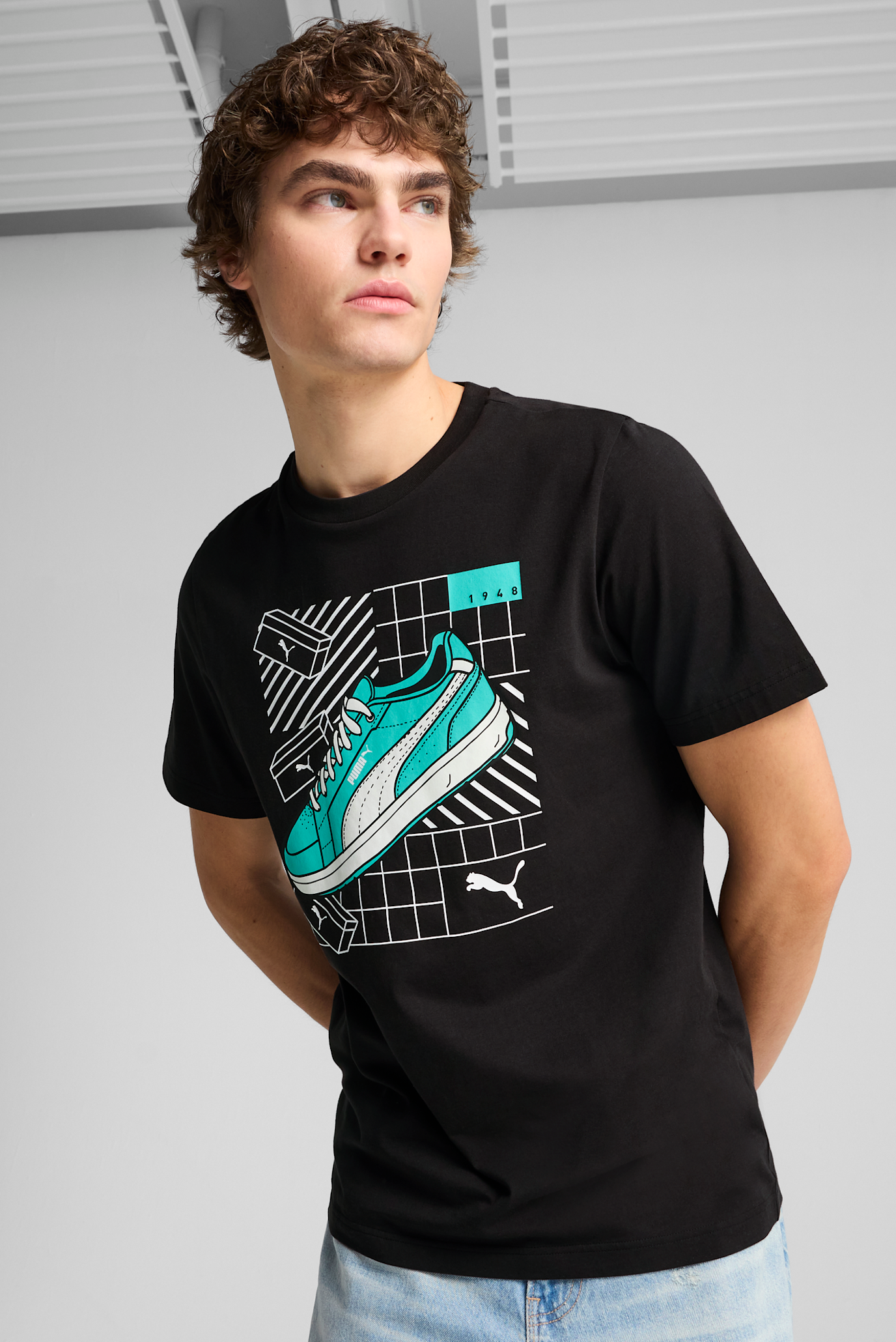 Чоловіча чорна футболка Graphics Sneaker Tee Men 1