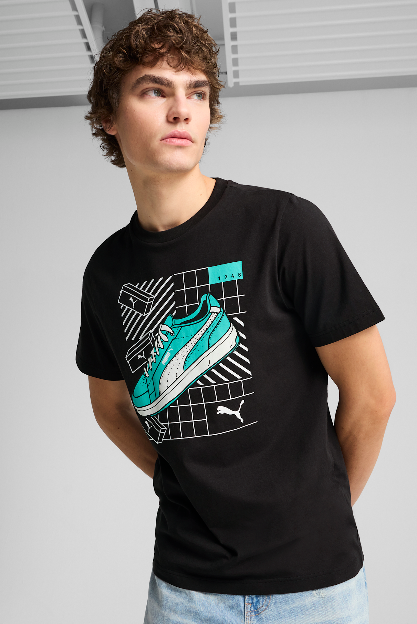 Мужская черная футболка Graphics Sneaker Tee Men 1