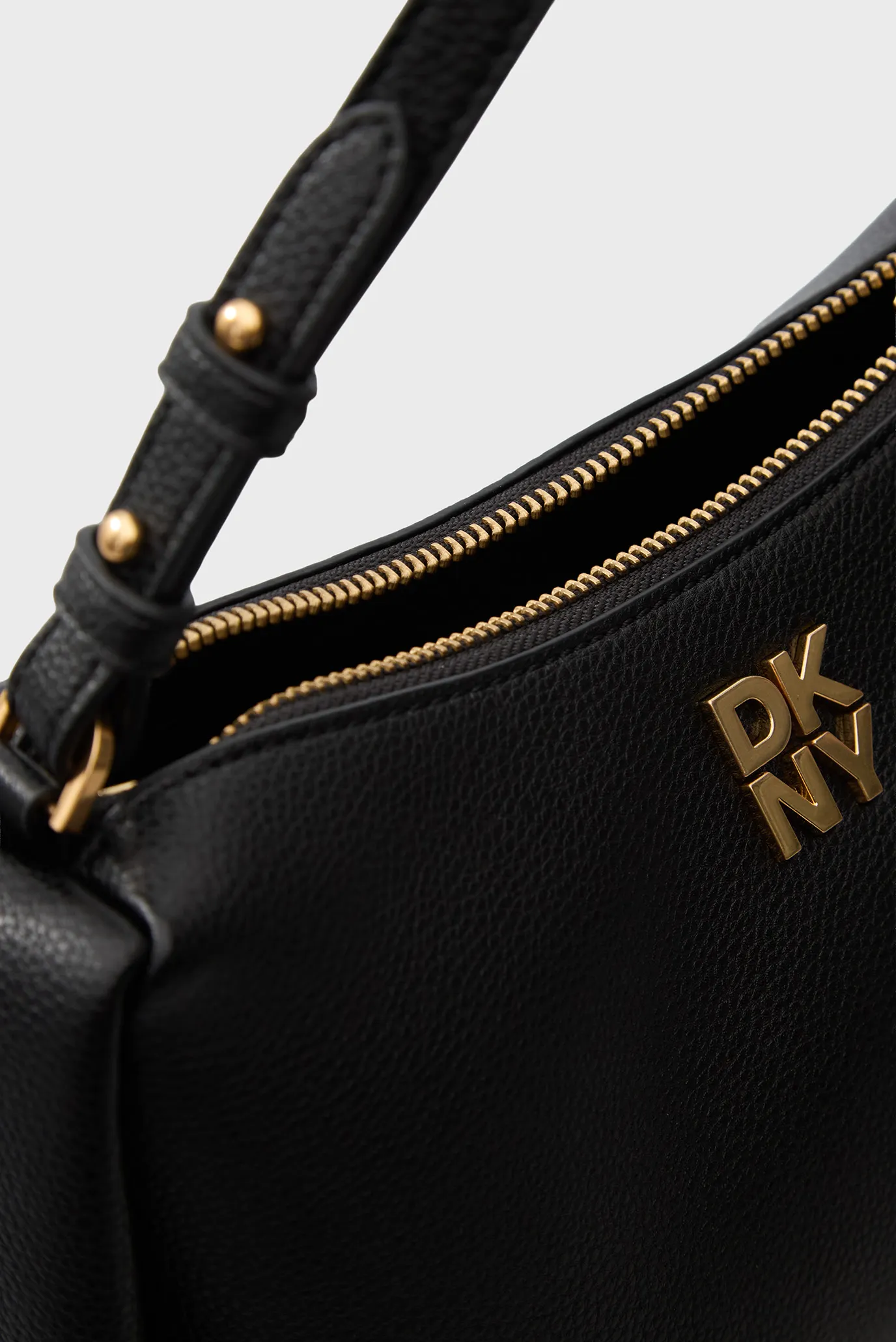 Жіноча чорна сумка REMY TZ 5