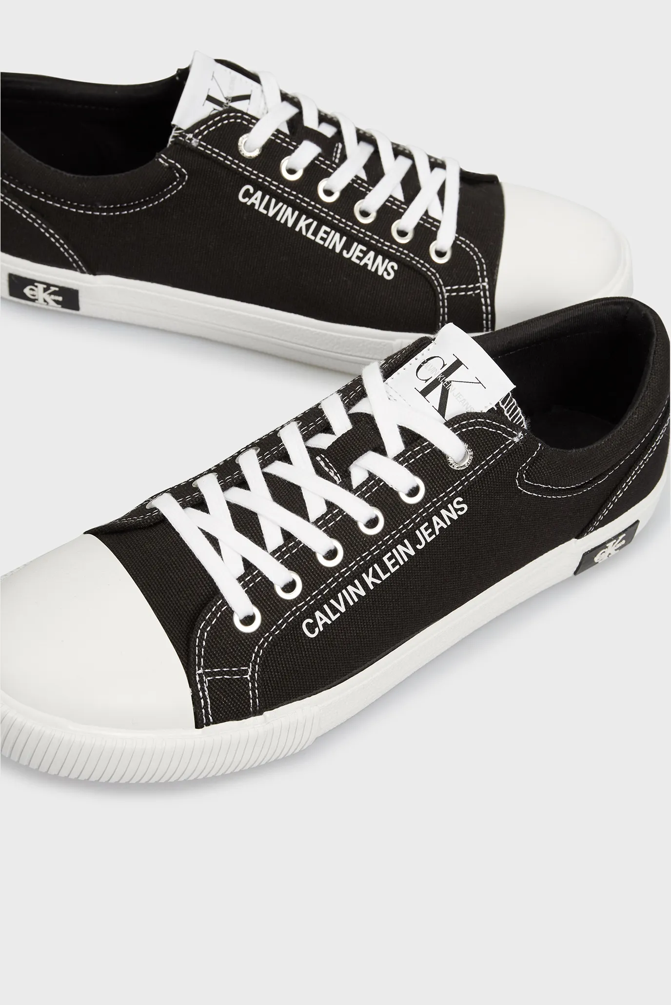 Мужские черные кеды VULCANIZED SNEAKER LACEUP Calvin Klein Jeans YM0YM00014  — MD-Fashion