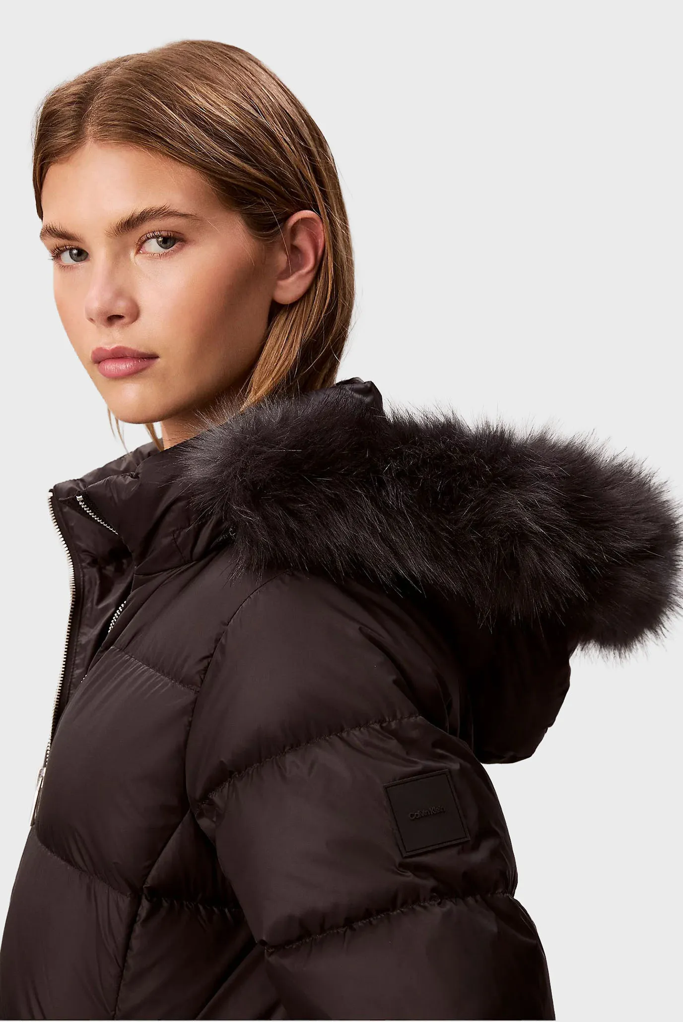 Женский черный пуховик MID DOWN 5