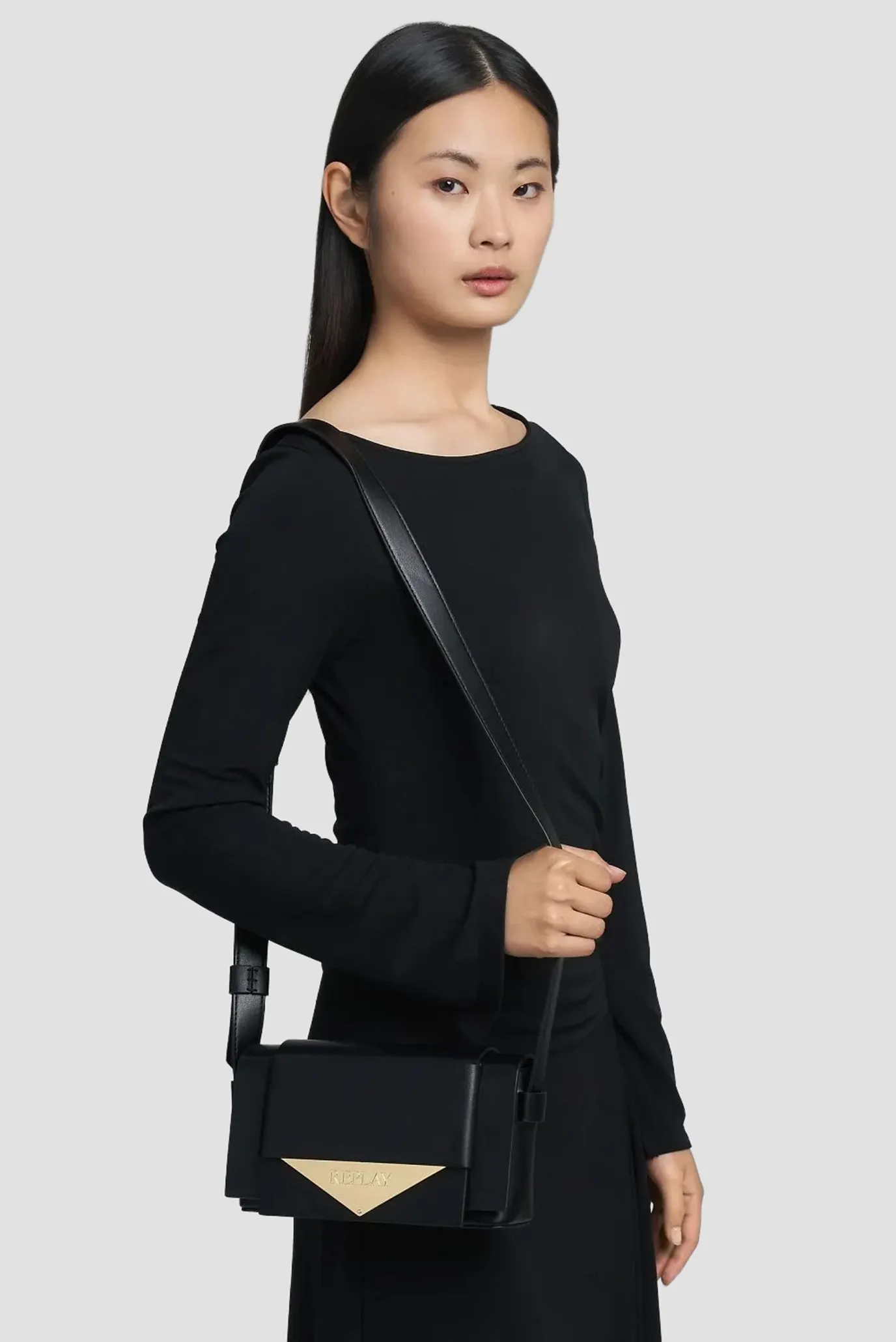 Жіноча чорна сумка 2