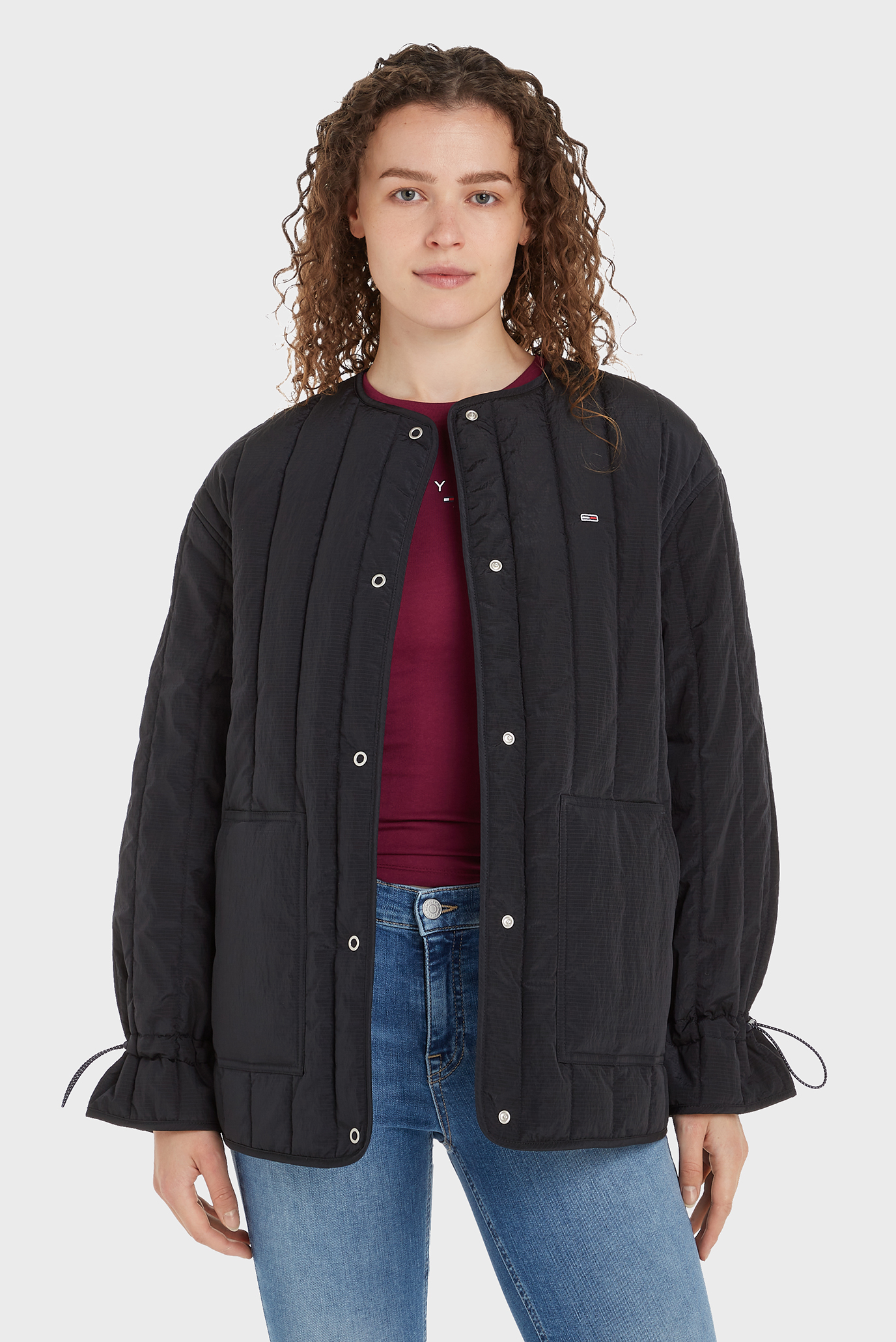Женская темно-синяя куртка TJW VERTICAL QUILT LINER Синий M Tommy Jeans DW0DW18304 Женская темно-синяя куртка TJW VERTICAL QUILT LINER Синий M Tommy Jeans DW0DW18304