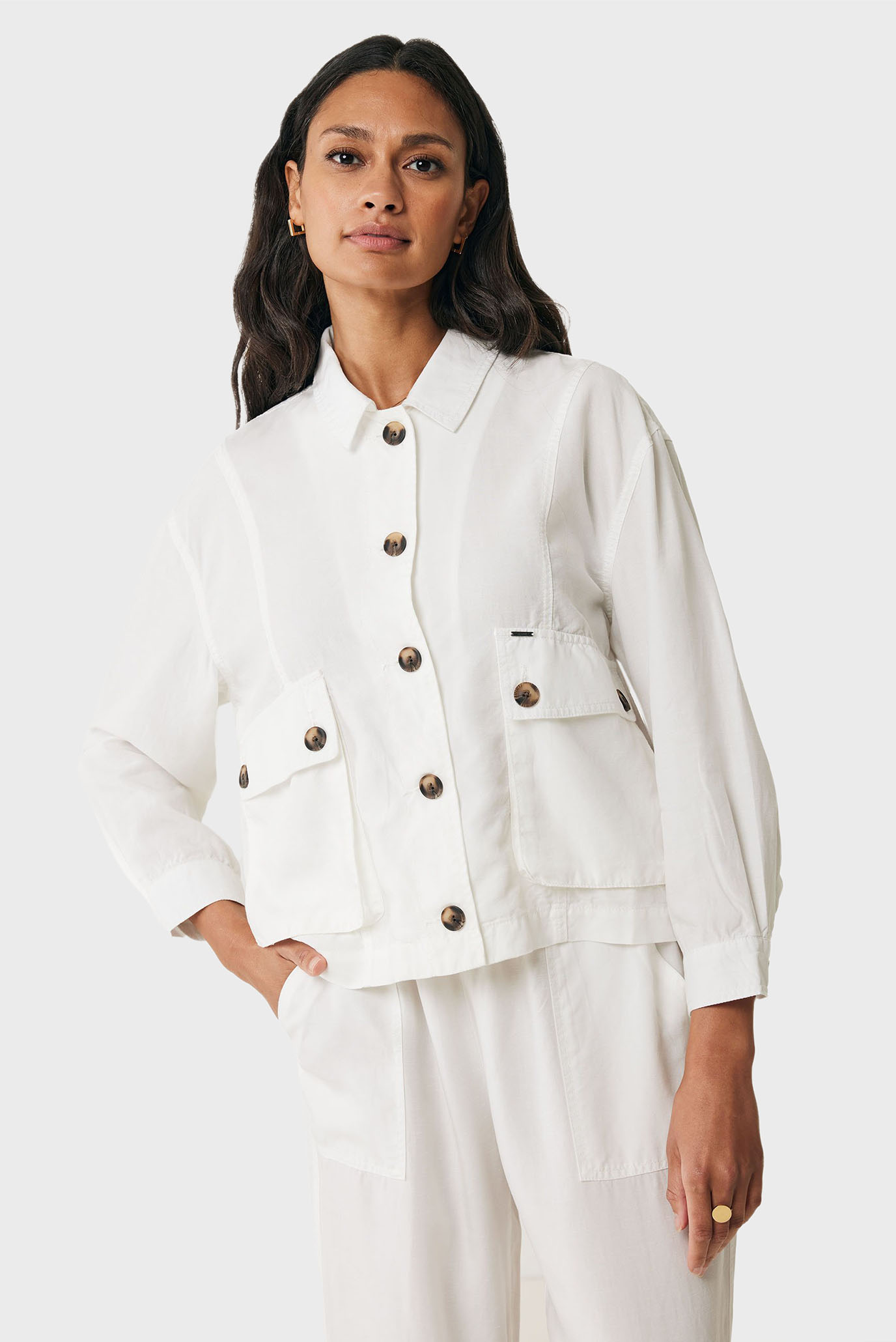 Жіноча біла куртка 1