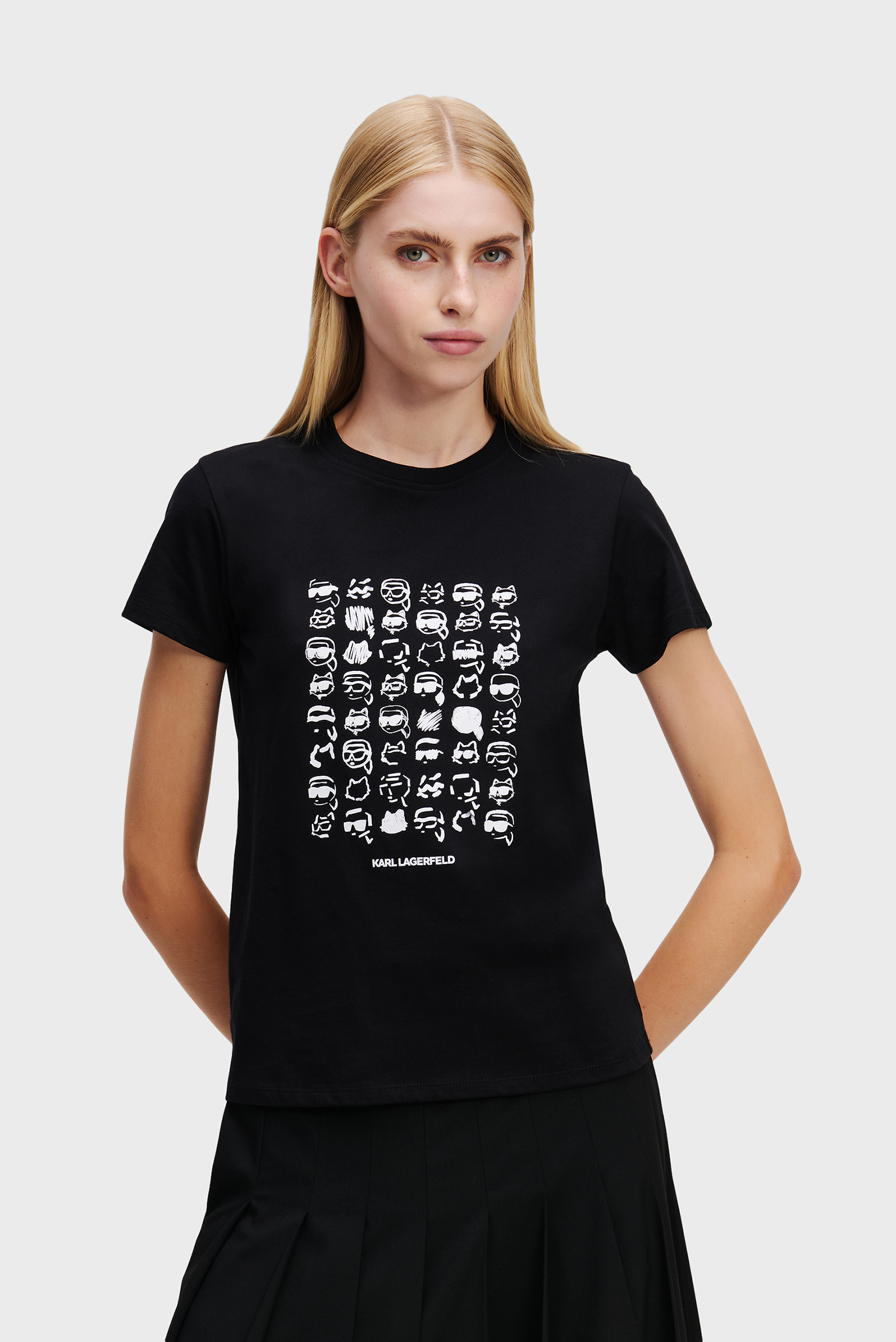 Женская черная футболка IKON SEASONAL LOGO Черный XS Karl Lagerfeld A1W17124 Женская черная футболка IKON SEASONAL LOGO Черный XS Karl Lagerfeld A1W17124