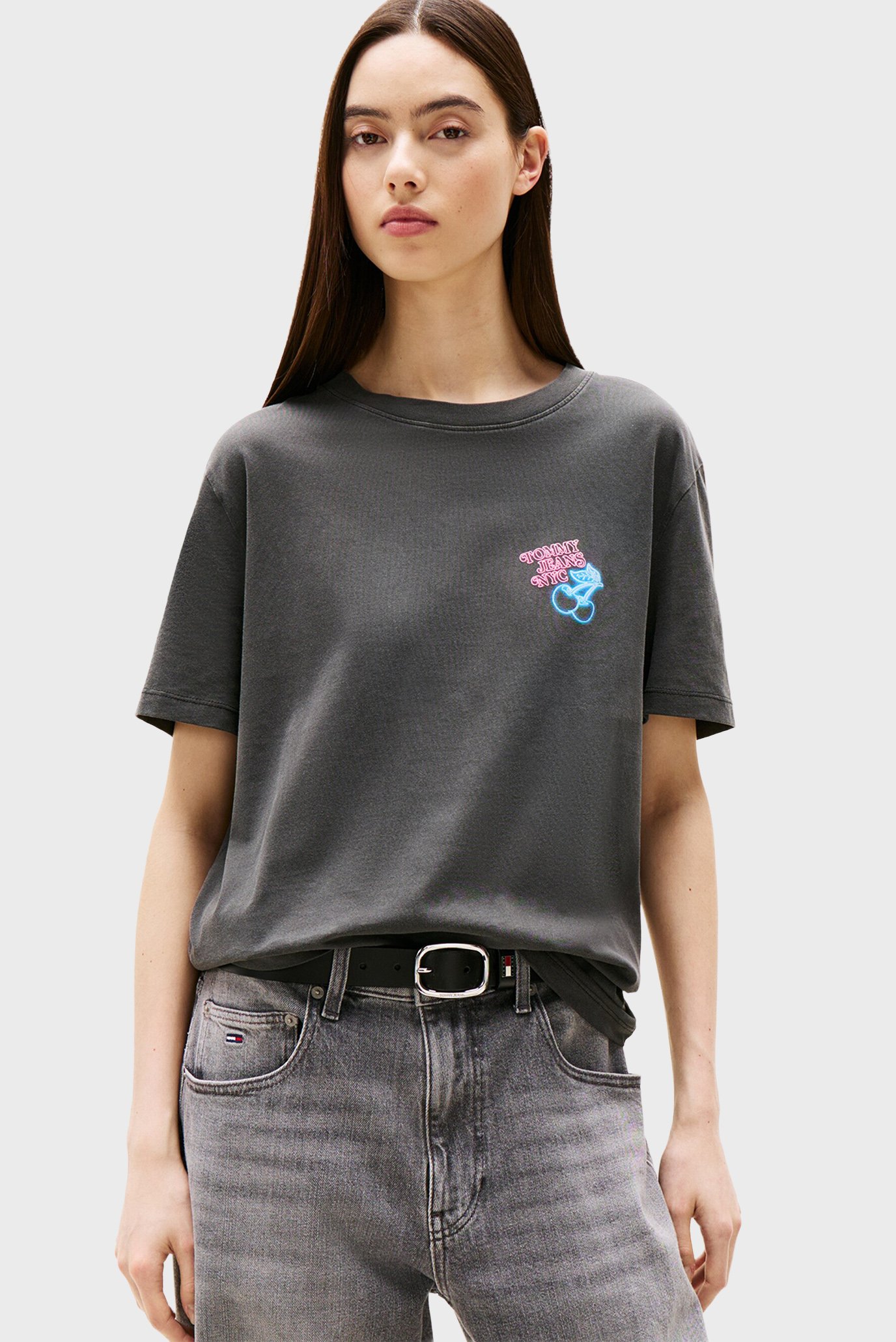 Женская черная футболка RLX NEON Черный L Tommy Jeans DW0DW21358 Женская черная футболка RLX NEON Черный L Tommy Jeans DW0DW21358