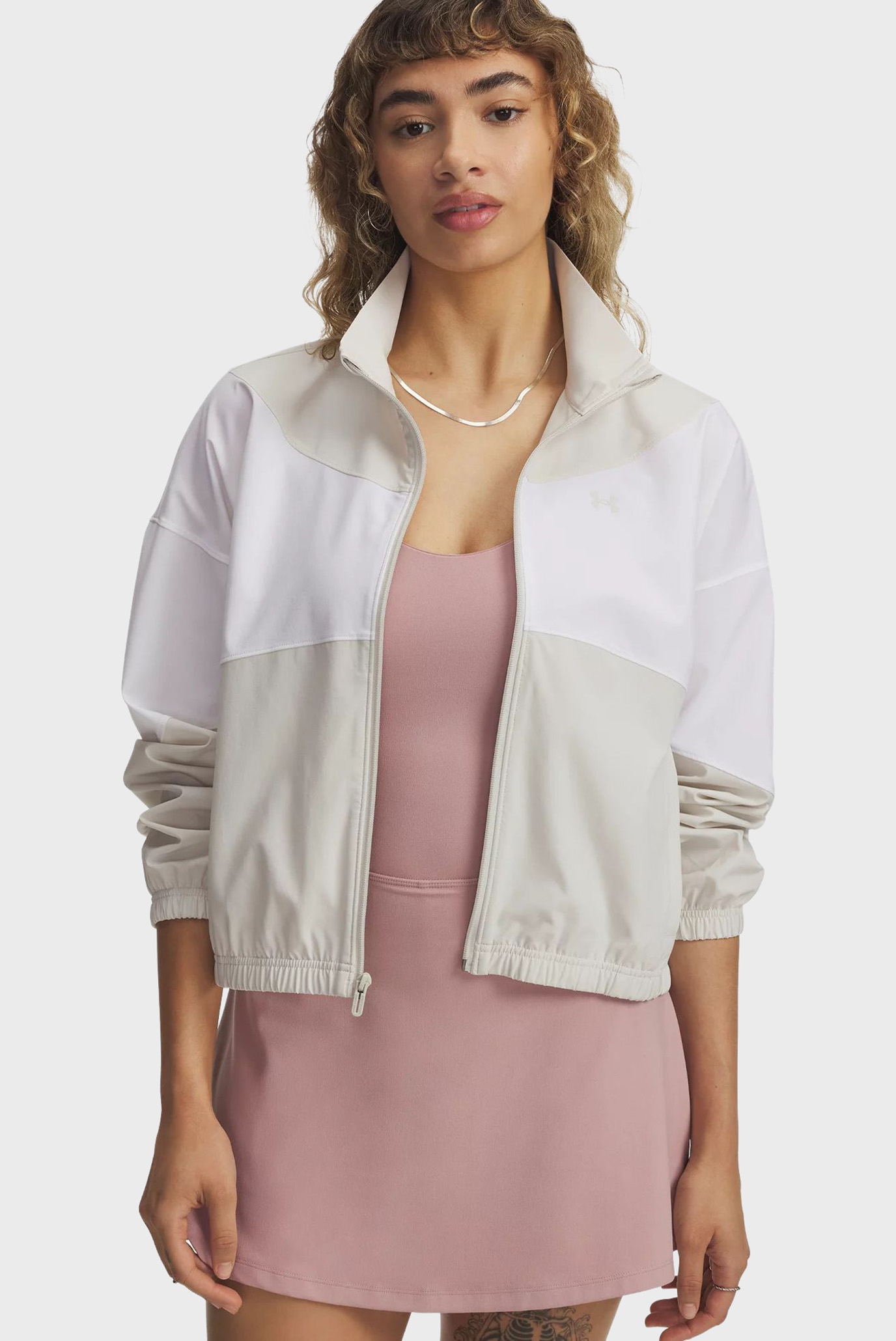 Женская белая ветровка UA Rival Woven Jacket Белый XS Under Armour 1389631-110 Женская белая ветровка UA Rival Woven Jacket Белый XS Under Armour 1389631-110