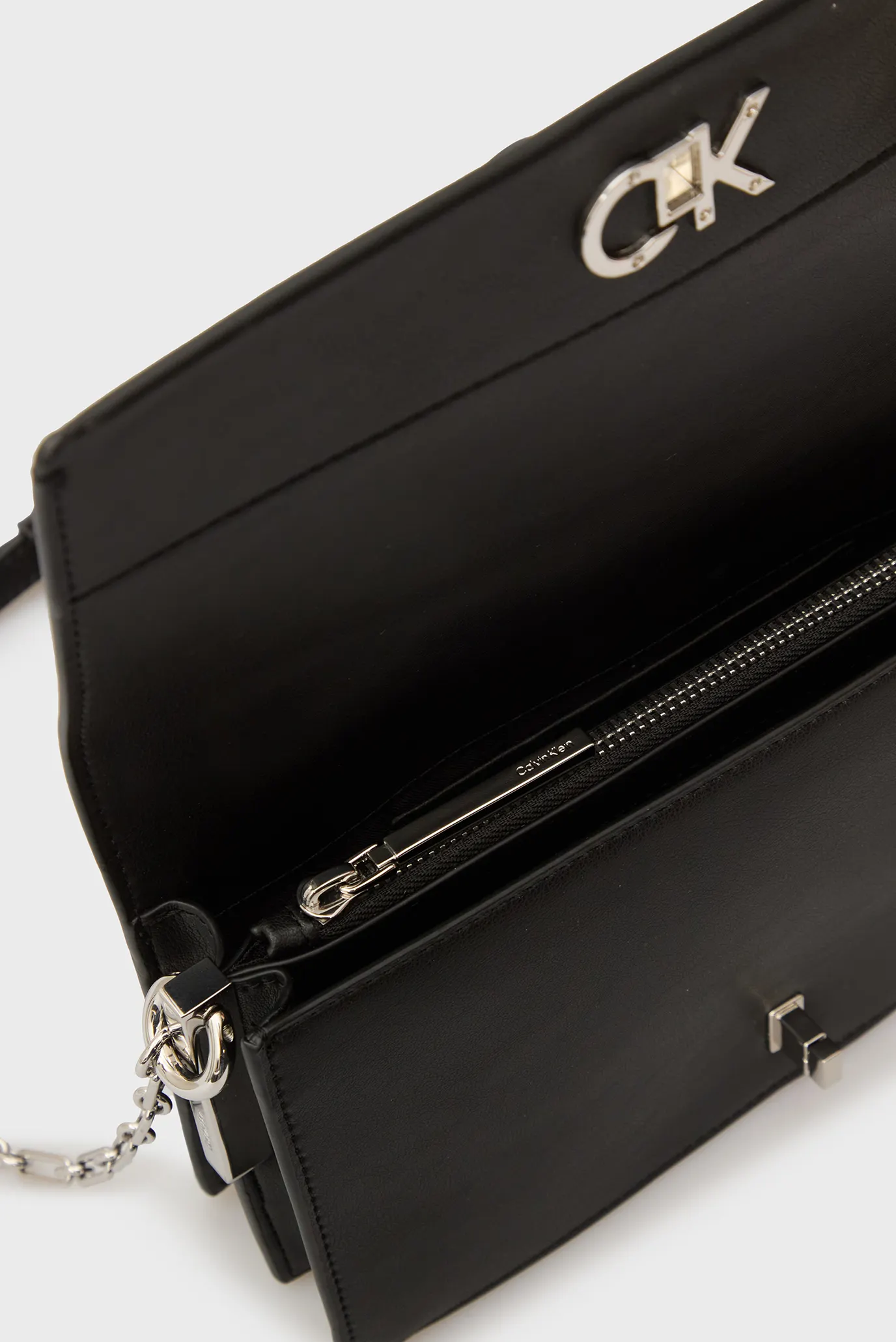 Женская черная сумка RE-LOCK MINI 5