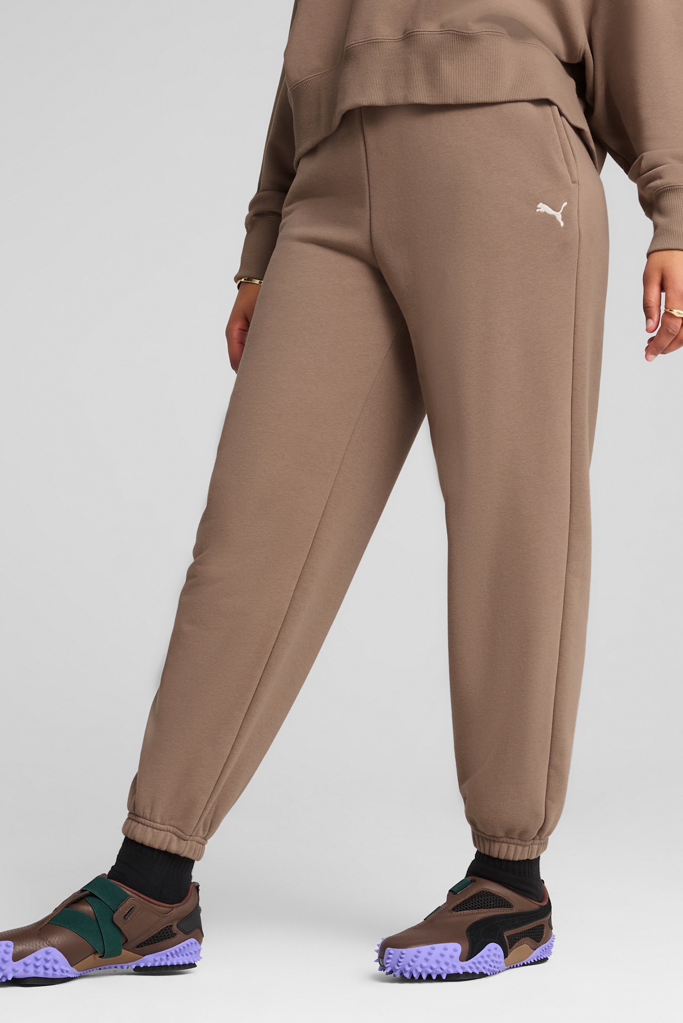 Женские коричневые спортивные брюки WARDROBE ESS Relaxed Sweatpants Women 1