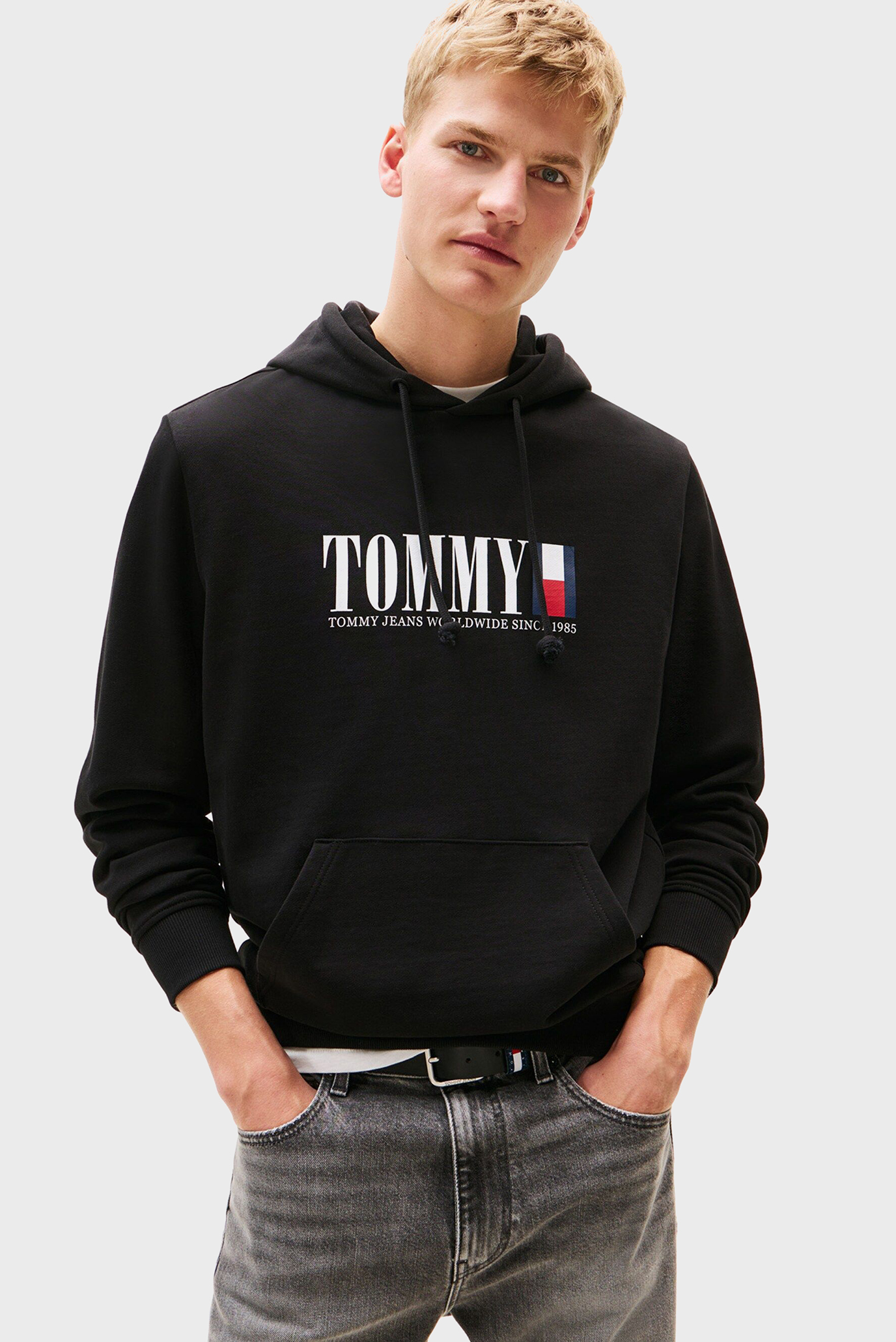 Мужское черное худи REG RWB DNA GRAPHIC Черный S Tommy Jeans DM0DM22144 Мужское черное худи REG RWB DNA GRAPHIC Черный S Tommy Jeans DM0DM22144