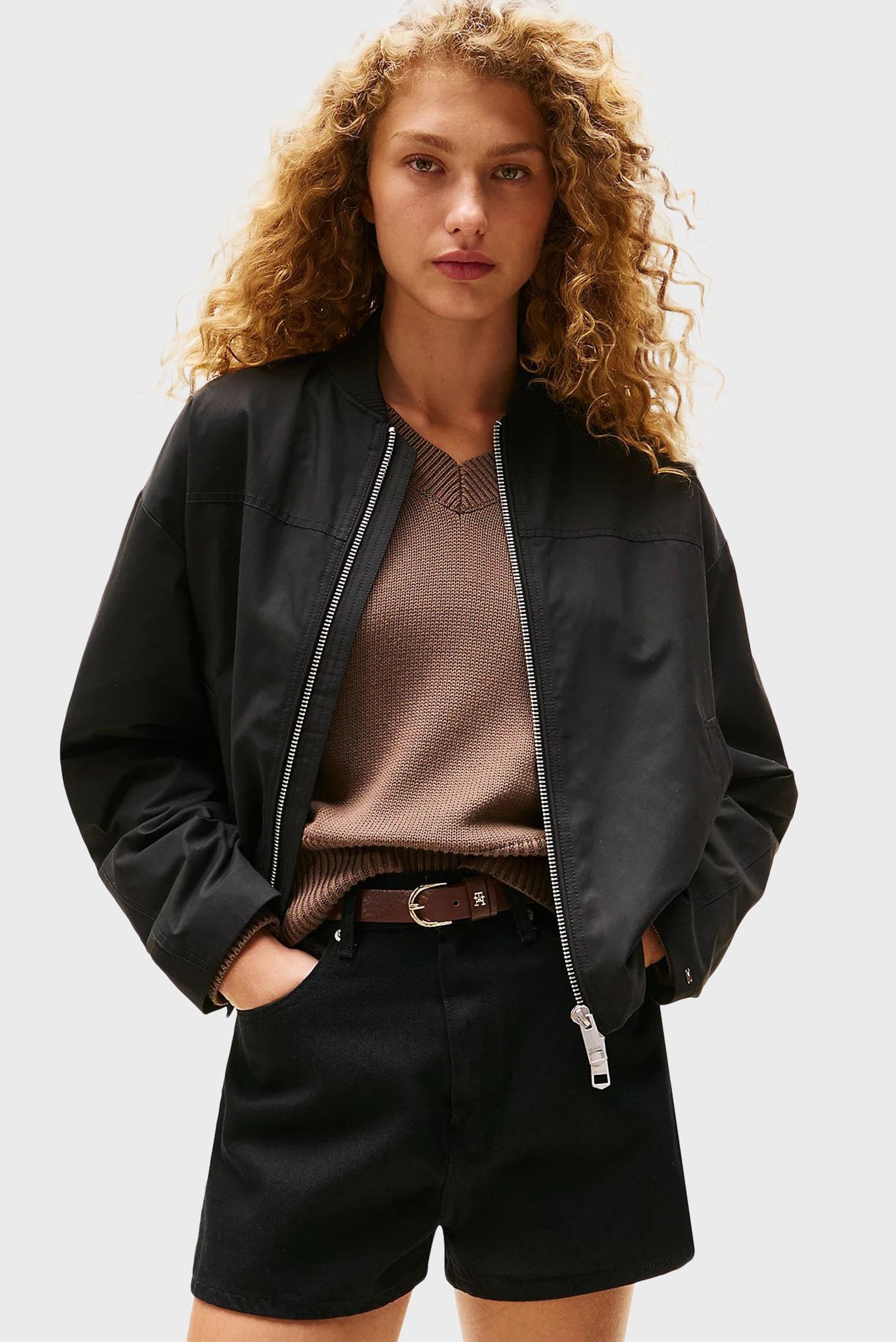Женская черная куртка COTTON NYLON REG Черный M Tommy Hilfiger WW0WW45619 Женская черная куртка COTTON NYLON REG Черный M Tommy Hilfiger WW0WW45619