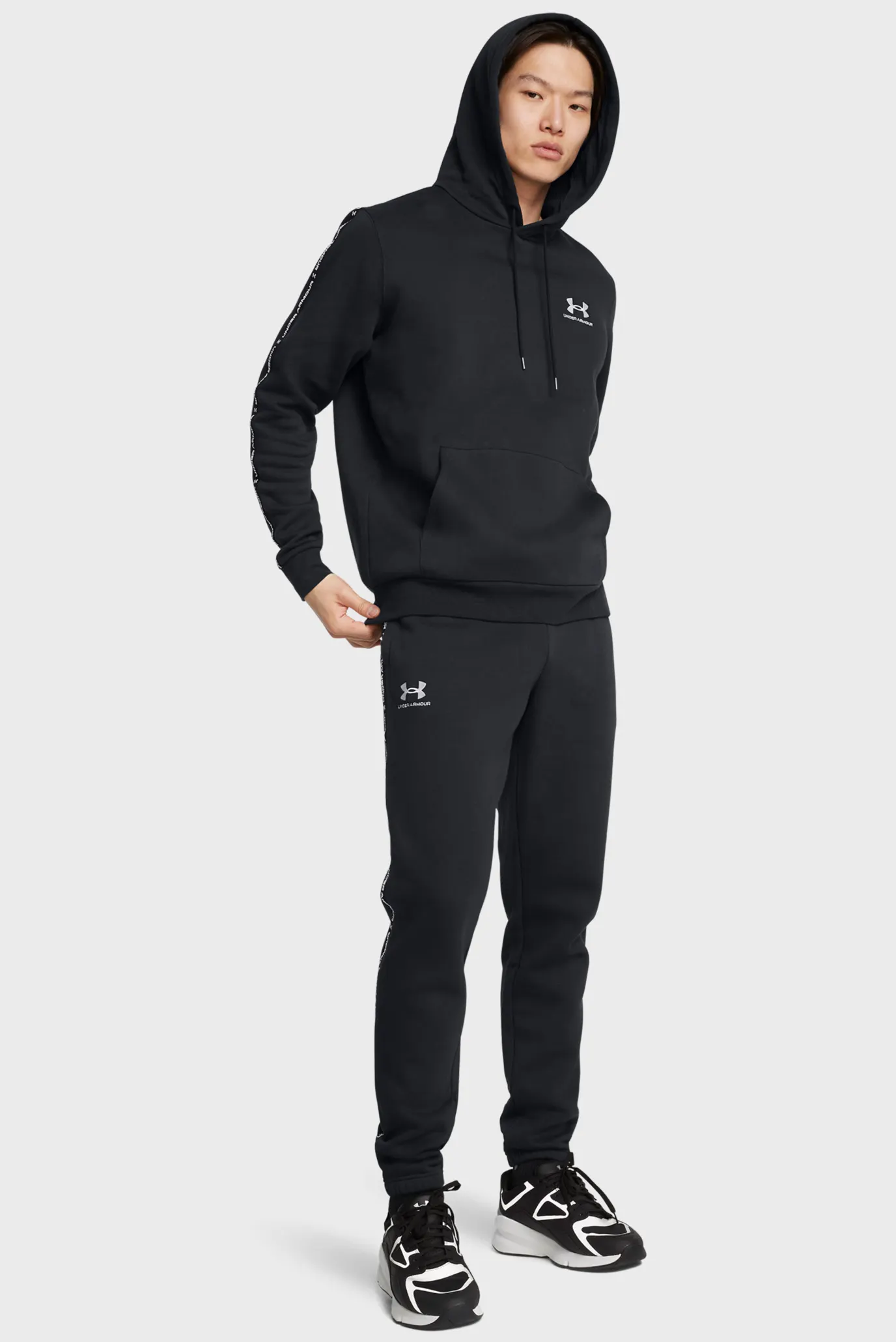 Чоловічі чорні спортивні штани UA Icon Fleece Fleece Jgr Taping 2