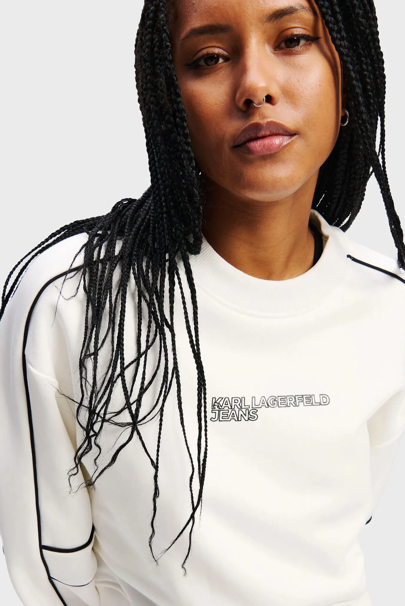 Жіночий білий світшот relaxed crop piping 4