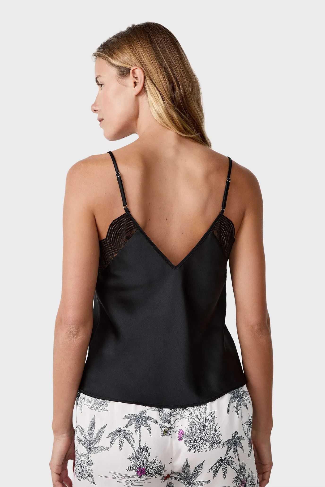 Жіночий чорний топ ENVERGURE 3