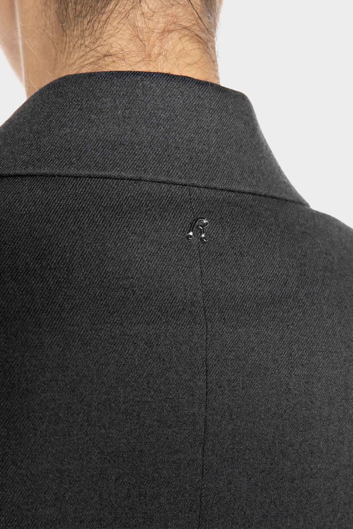 Женский темно-серый жакет 6