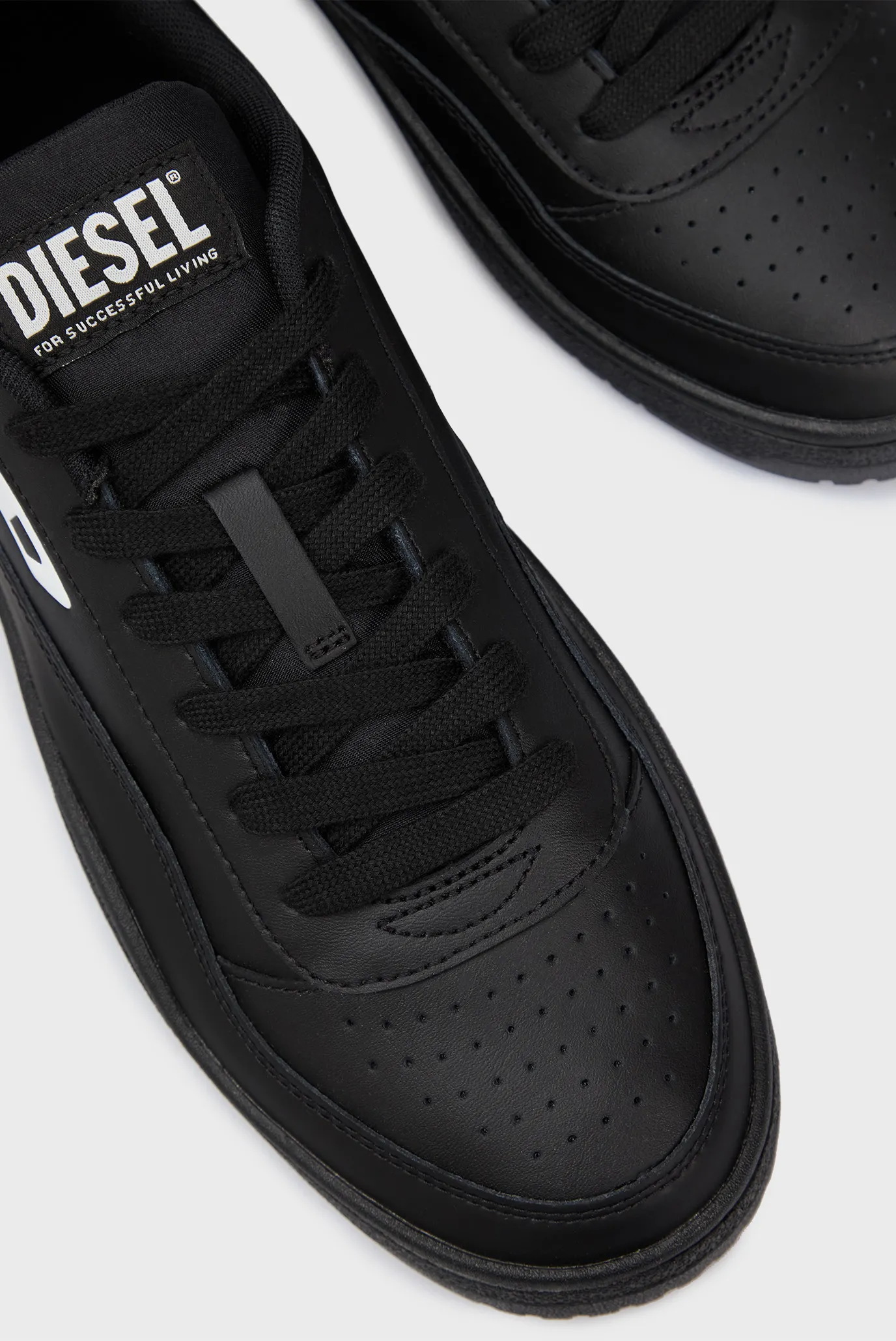 Чоловічі чорні шкіряні снікерси TRACKER-D 2