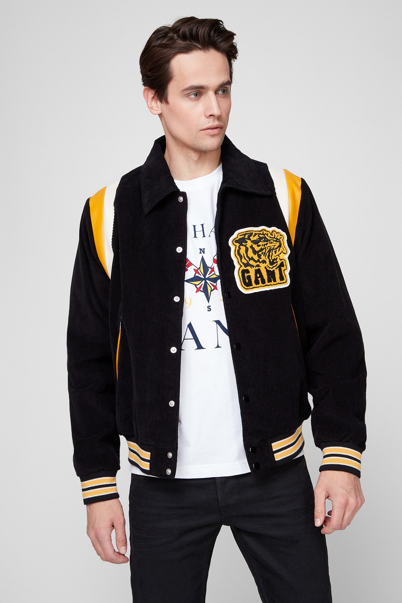 Мужская черная вельветовая куртка CORD VARSITY JACKET Черный L Gant 7006191 Мужская черная вельветовая куртка CORD VARSITY JACKET Черный L Gant 7006191