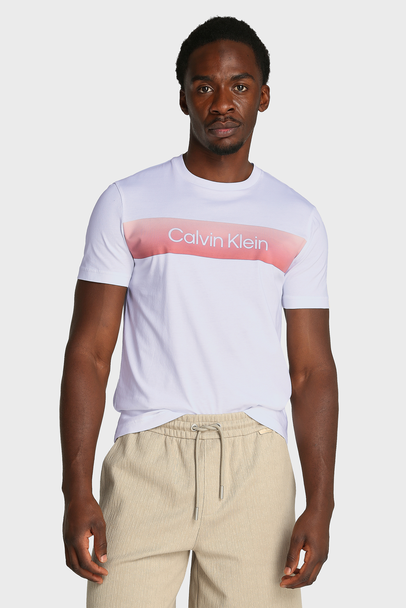 Мужская белая футболка LINEAR OMBRE Белый L Calvin Klein K10K114163 Мужская белая футболка LINEAR OMBRE Белый L Calvin Klein K10K114163