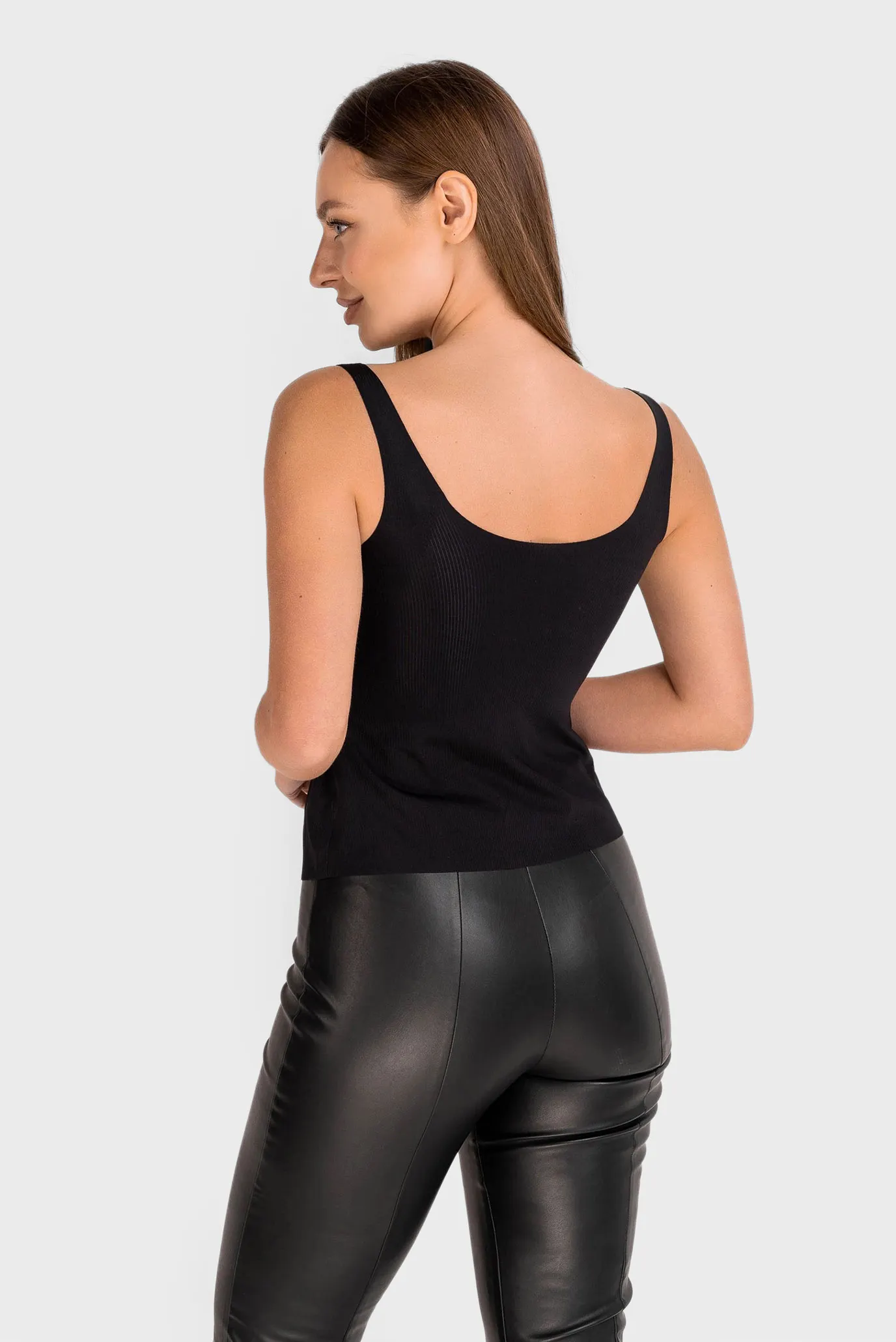 Женская черная майка 3