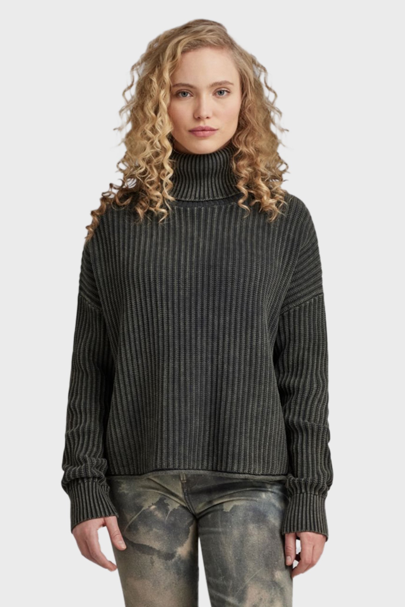 Жіночий темно-сірий светр Loose overdyed turtle 1